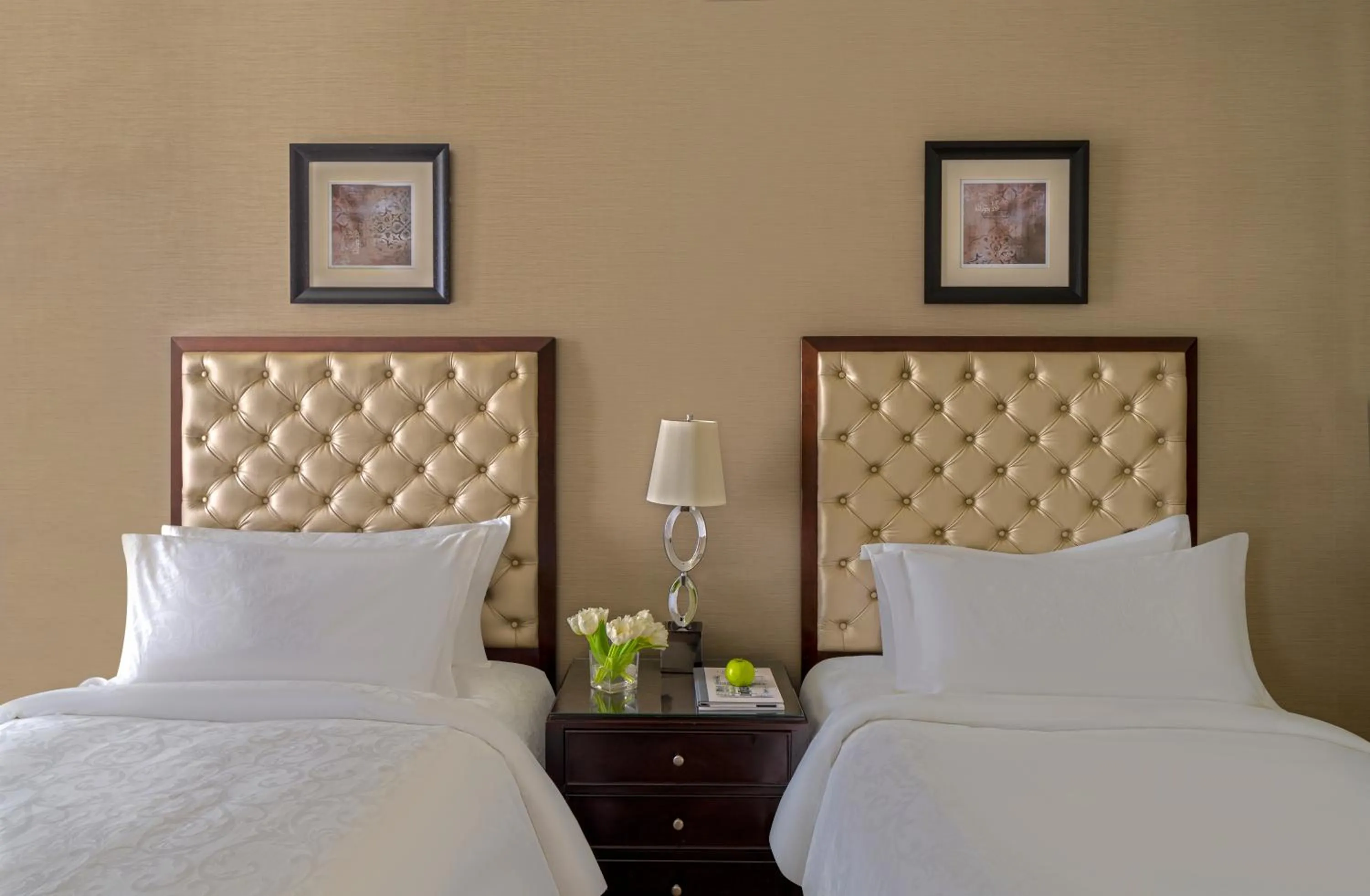 Bed in Makkah Clock Royal Tower, A Fairmont Hotel