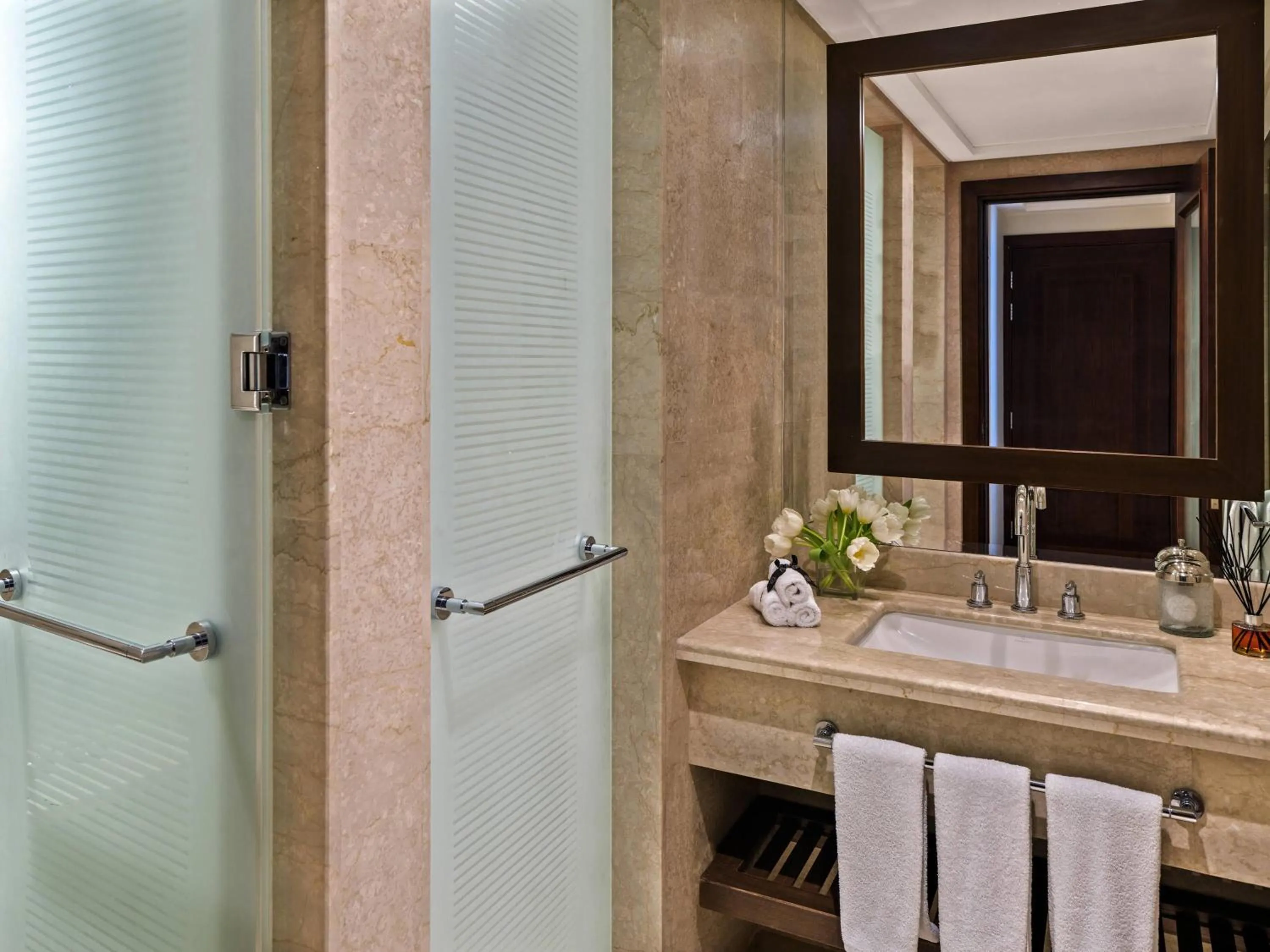 Fairmont Gold Room with City View in Makkah Clock Royal Tower, A Fairmont Hotel