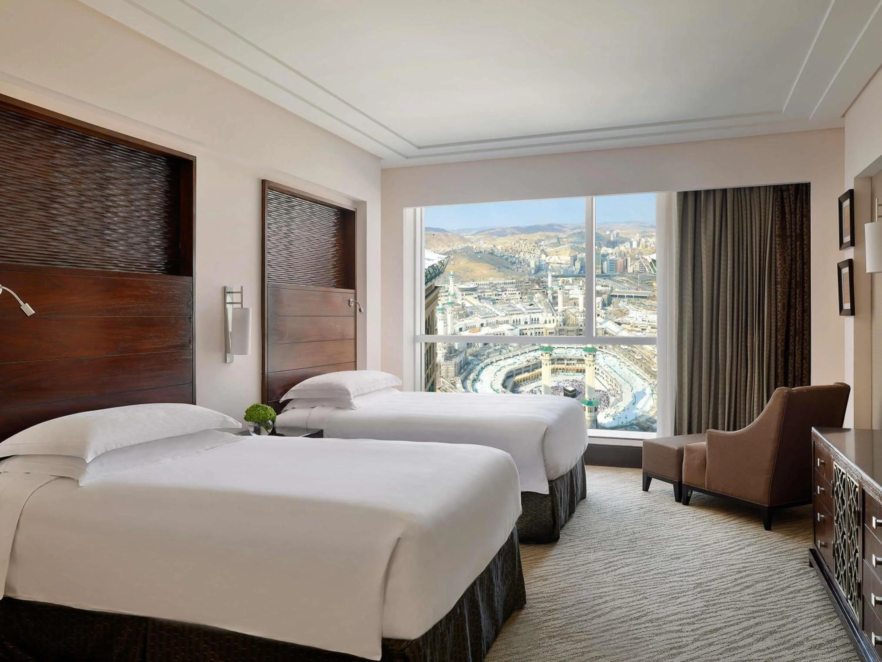 Bedroom, Bed in Makkah Clock Royal Tower, A Fairmont Hotel