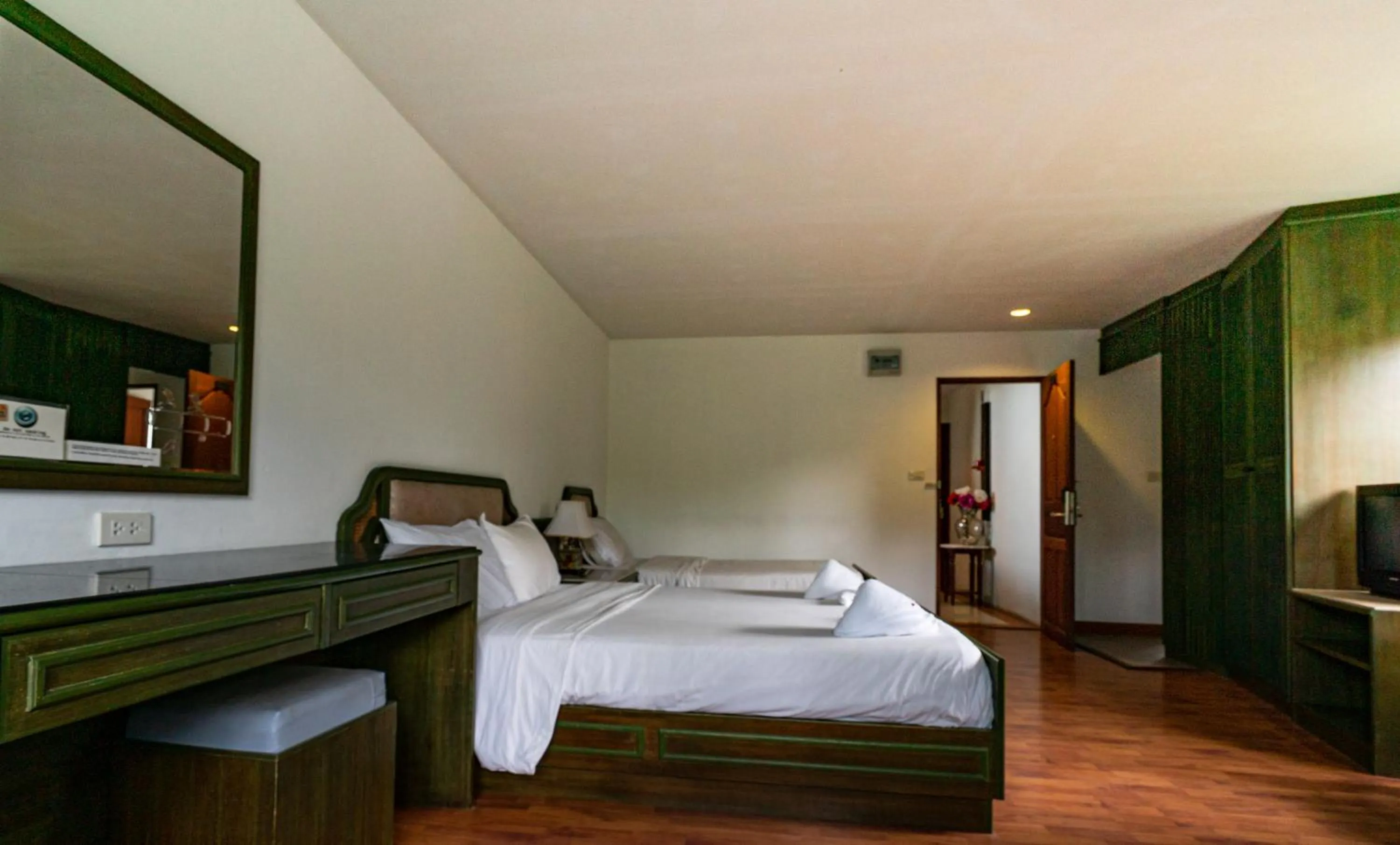 Bed in Chaweng Tara Hotel