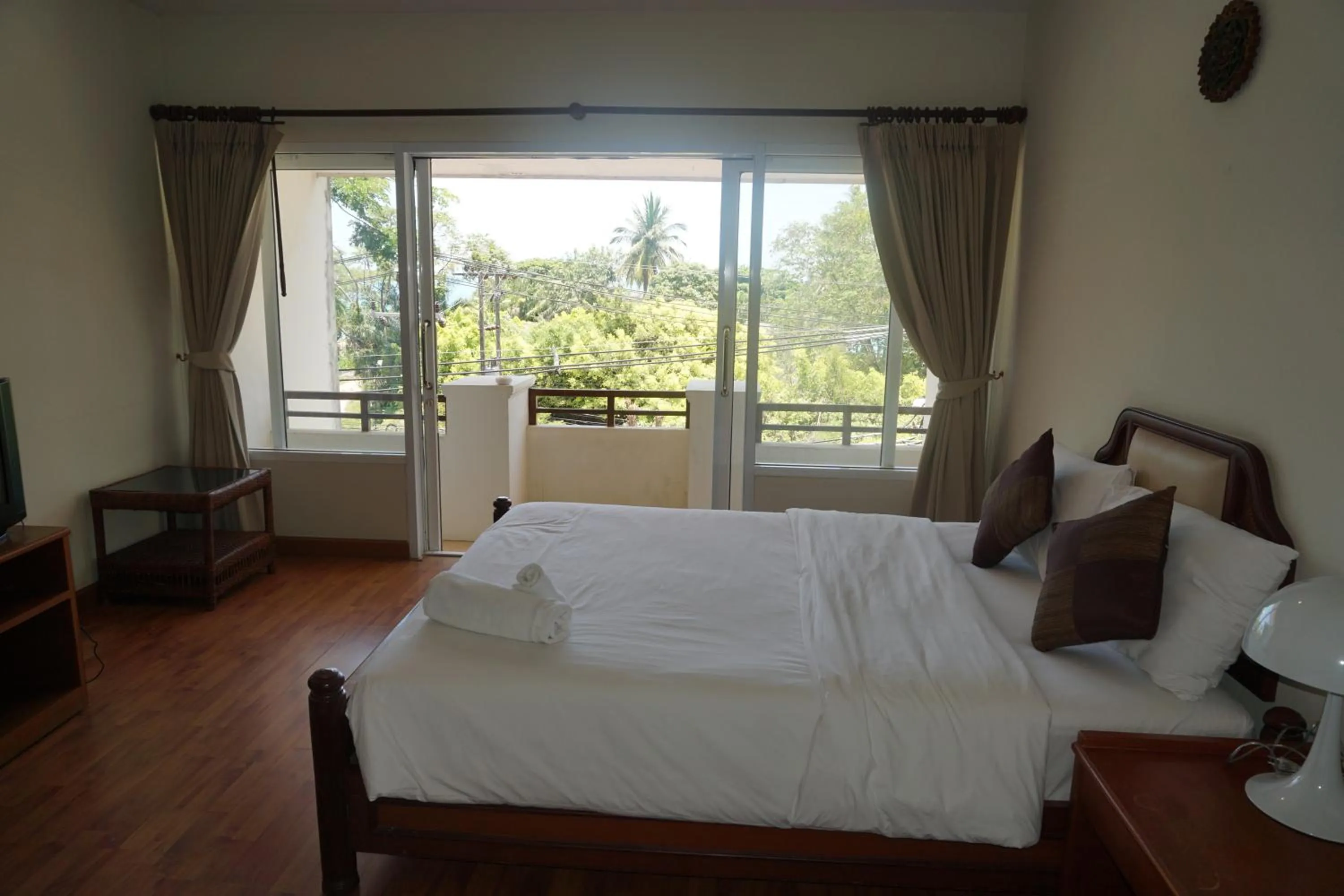 Bed in Chaweng Tara Hotel