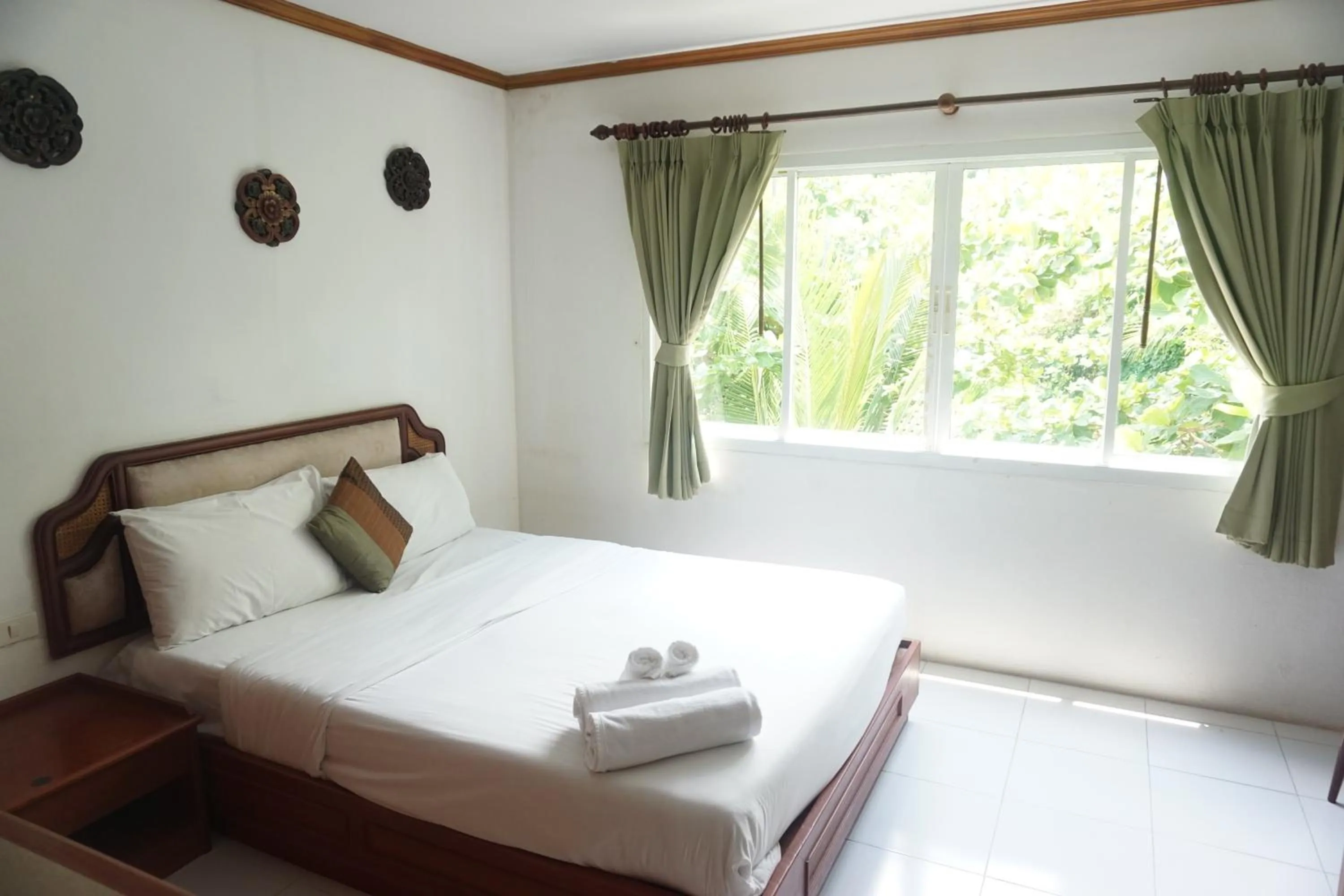 Bed in Chaweng Tara Hotel