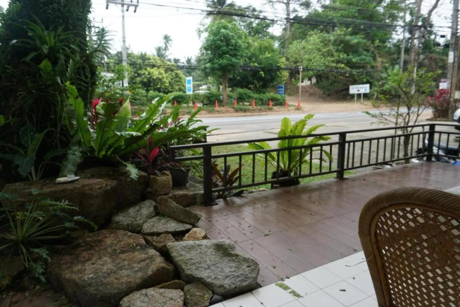 Spring in Chaweng Tara Hotel