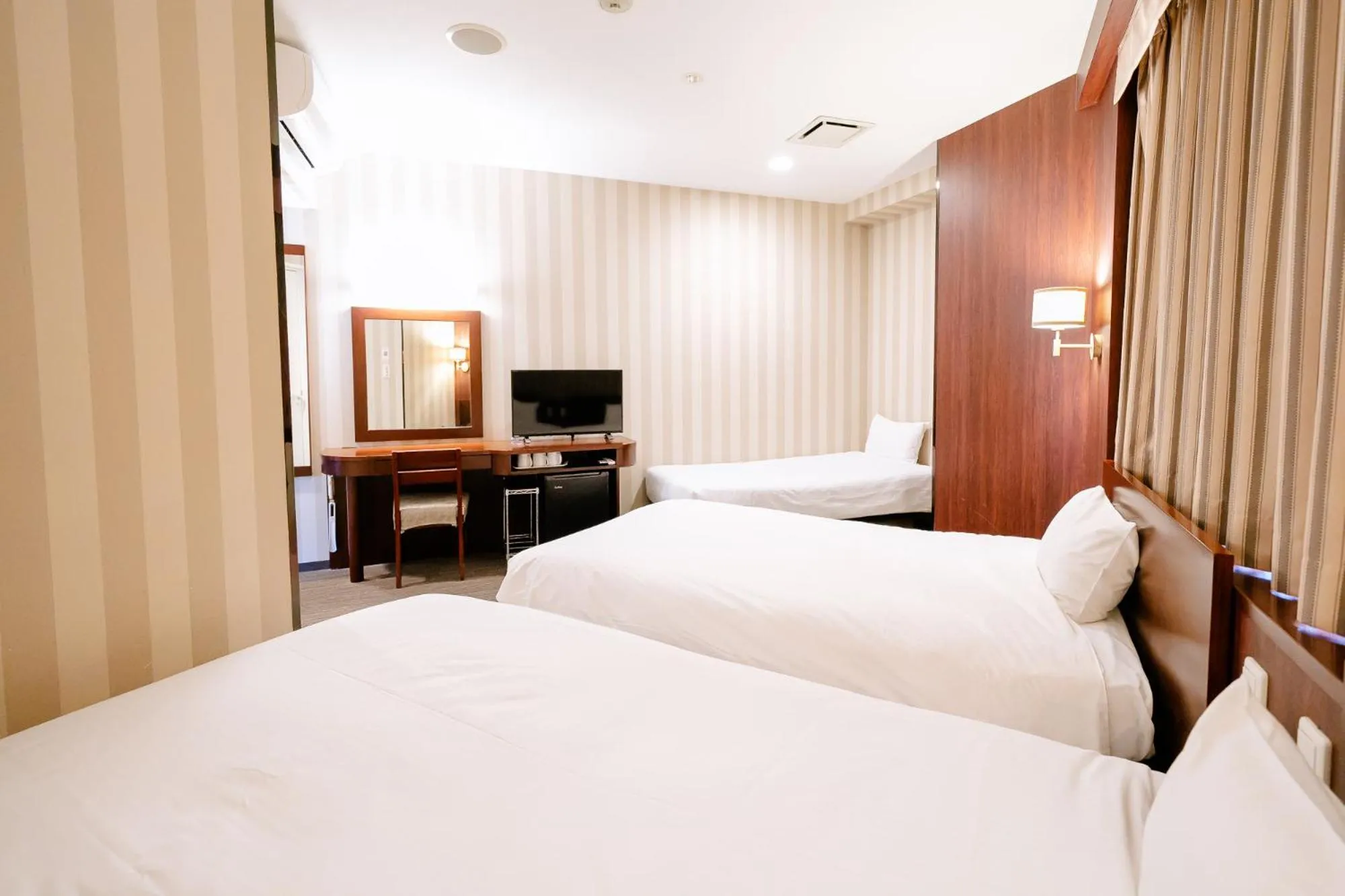 Photo of the whole room, Bed in Hotel Hillarys