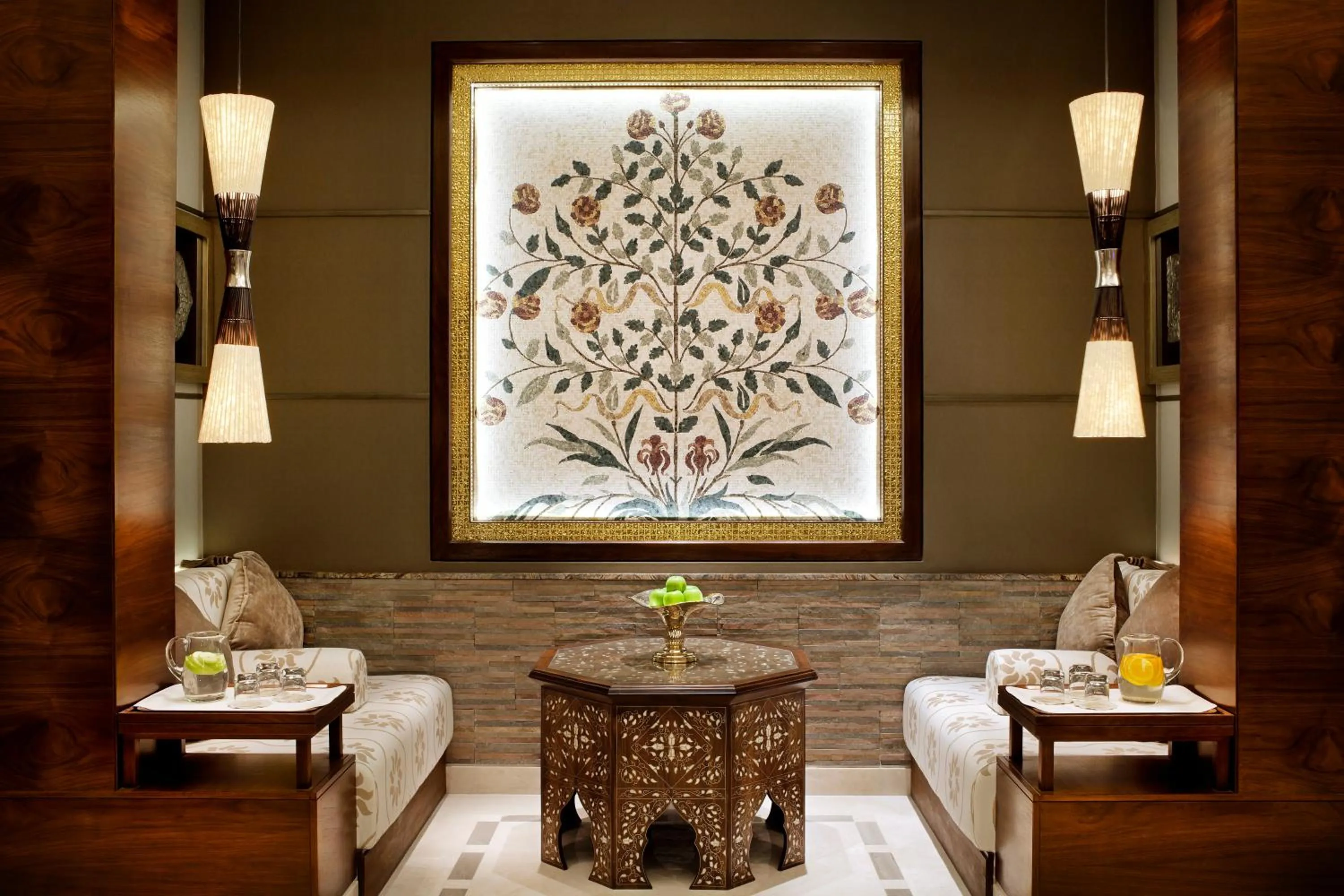 Lounge or bar in Raffles Makkah Palace