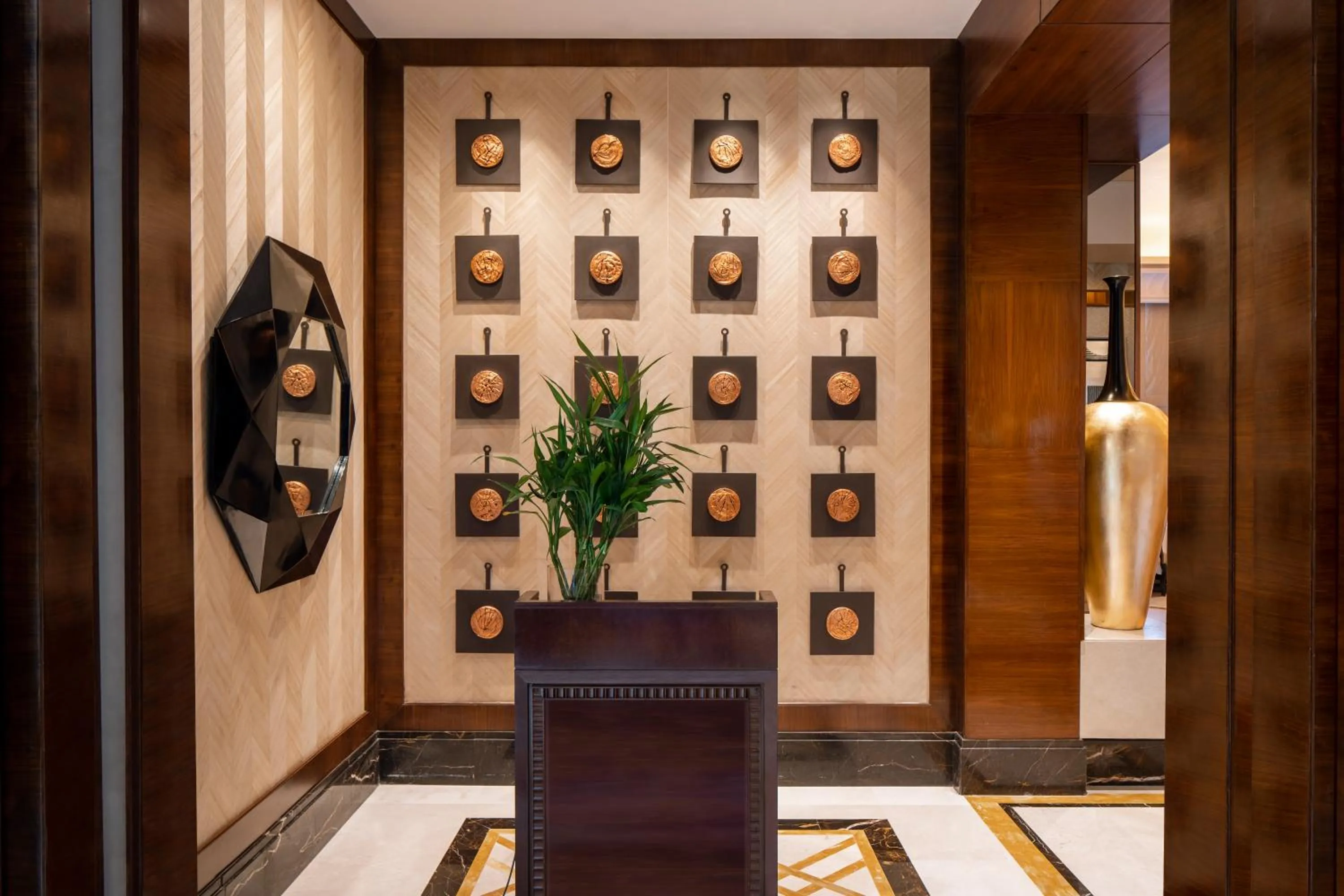 Restaurant/places to eat in Raffles Makkah Palace