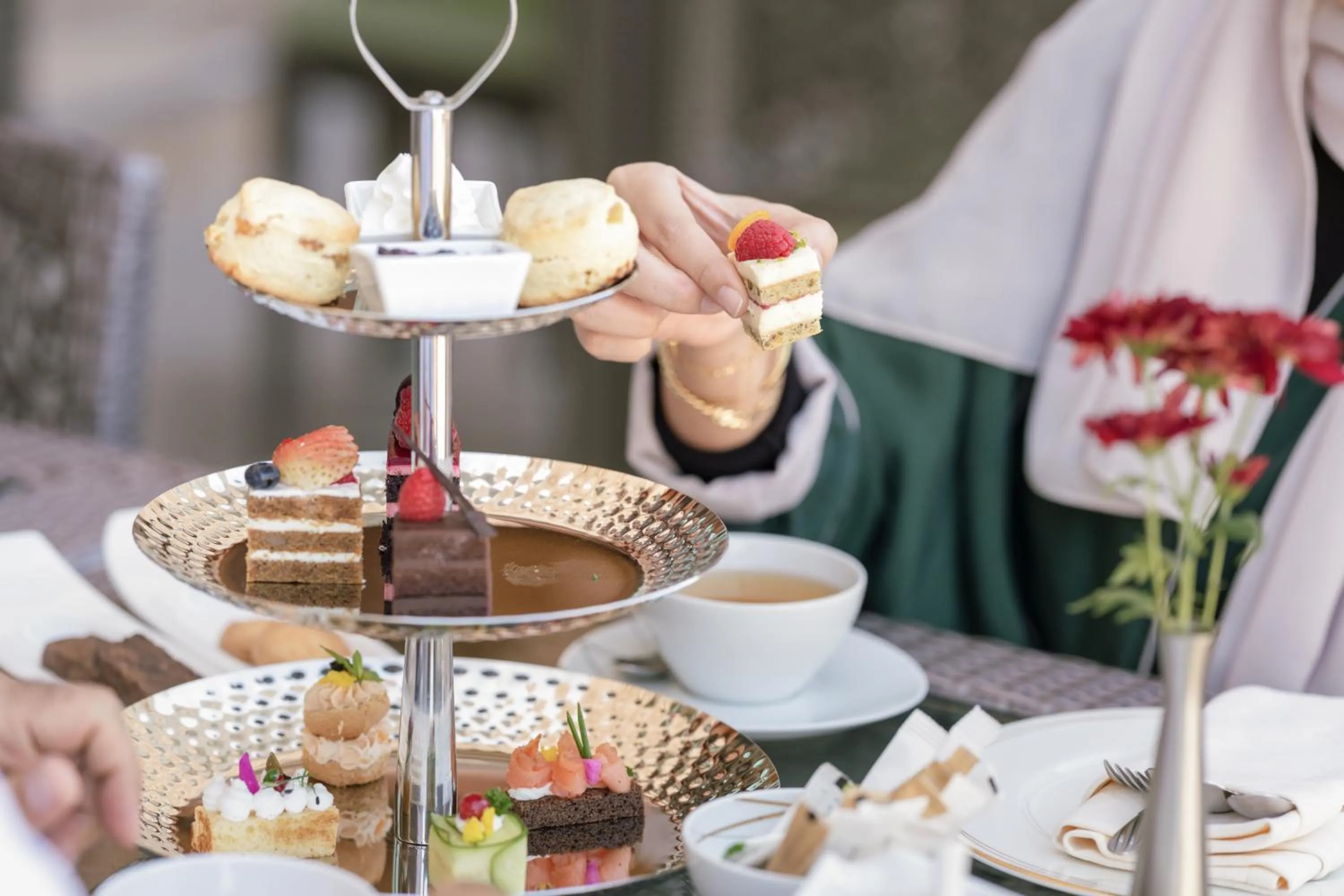 Restaurant/places to eat in Raffles Makkah Palace