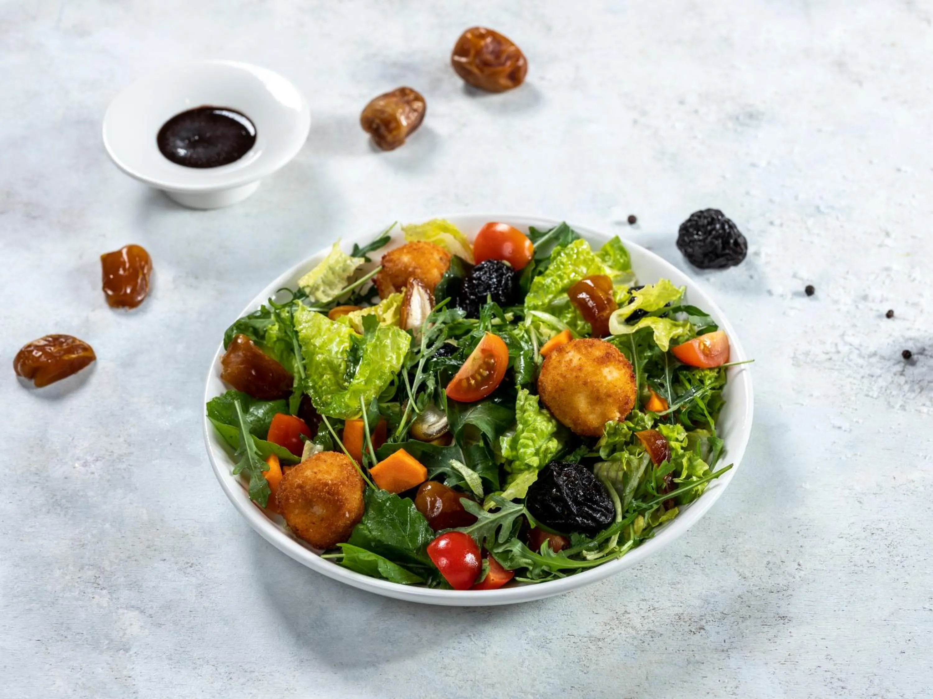 Restaurant/places to eat in Raffles Makkah Palace