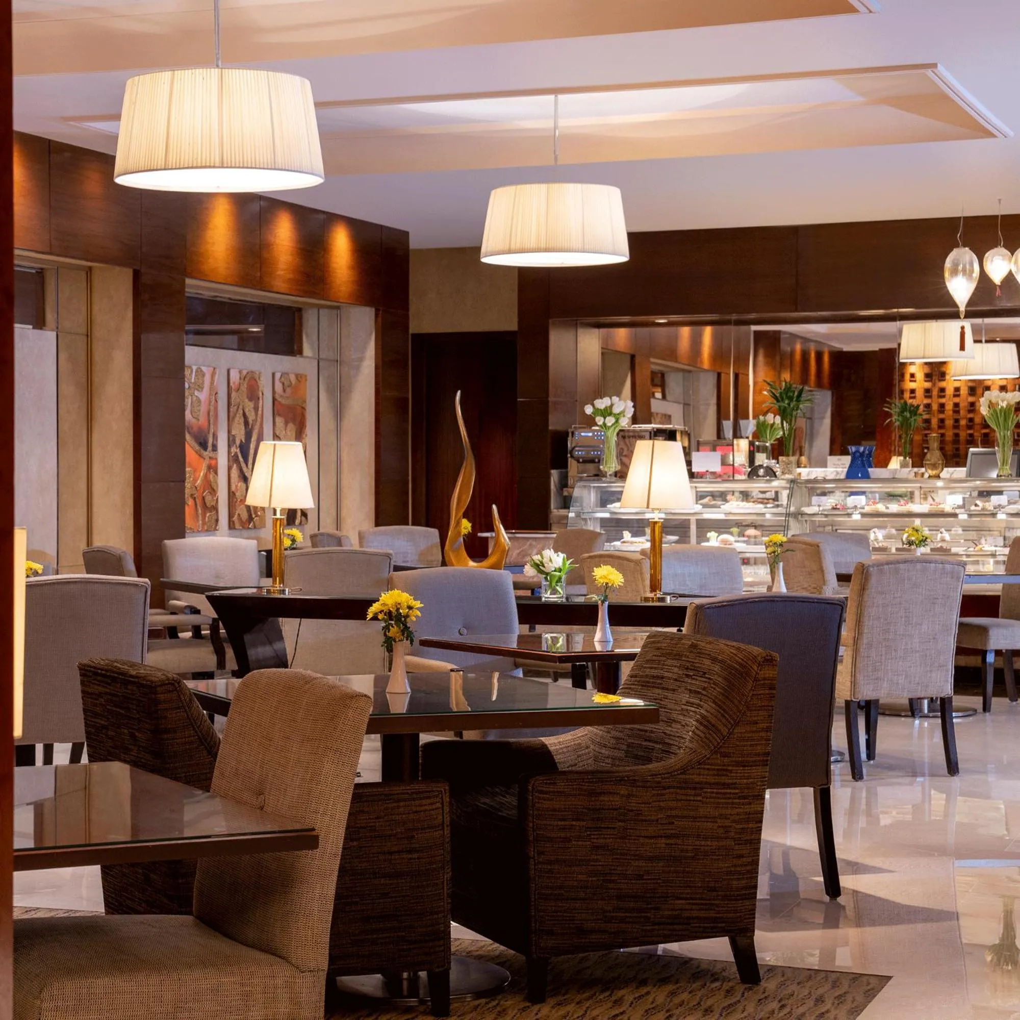 Restaurant/places to eat in Raffles Makkah Palace