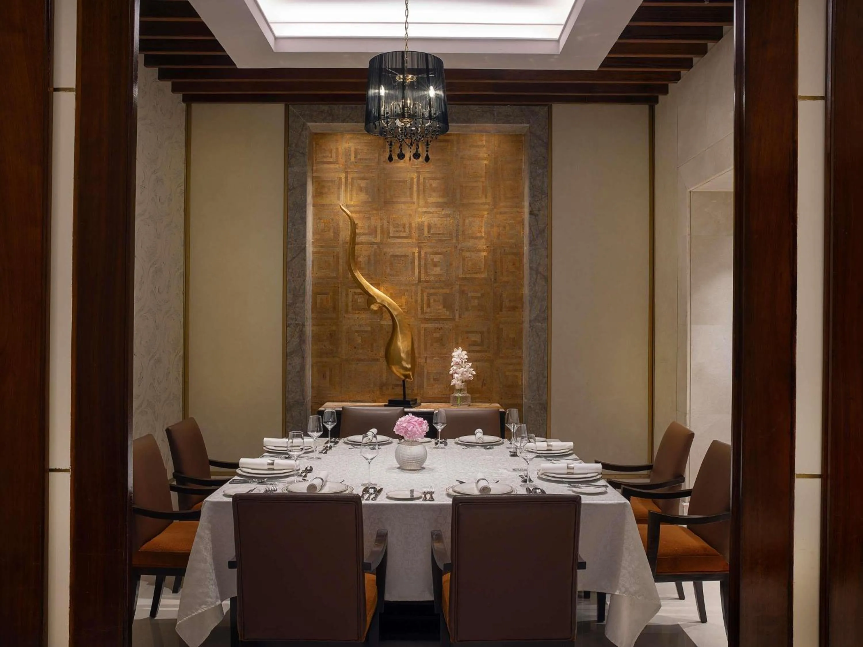 Lounge or bar in Raffles Makkah Palace