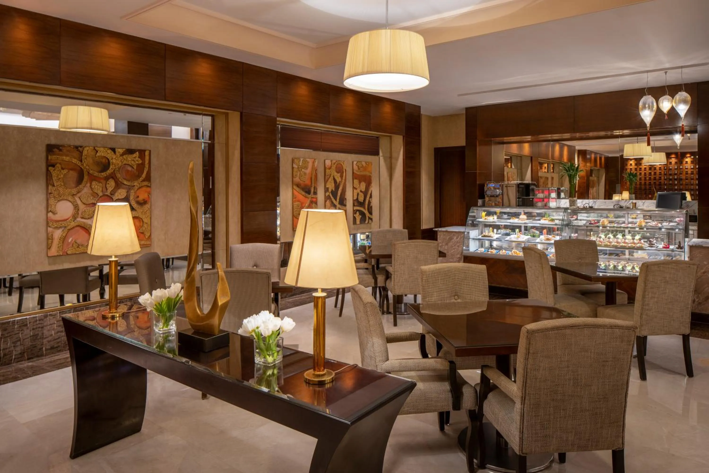 Restaurant/places to eat in Raffles Makkah Palace