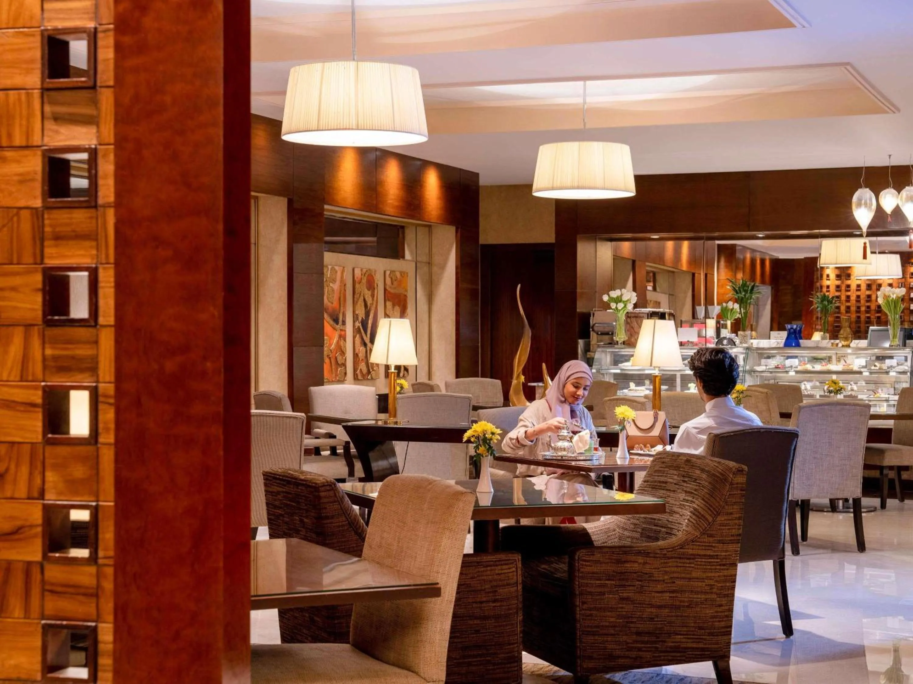 Restaurant/places to eat in Raffles Makkah Palace