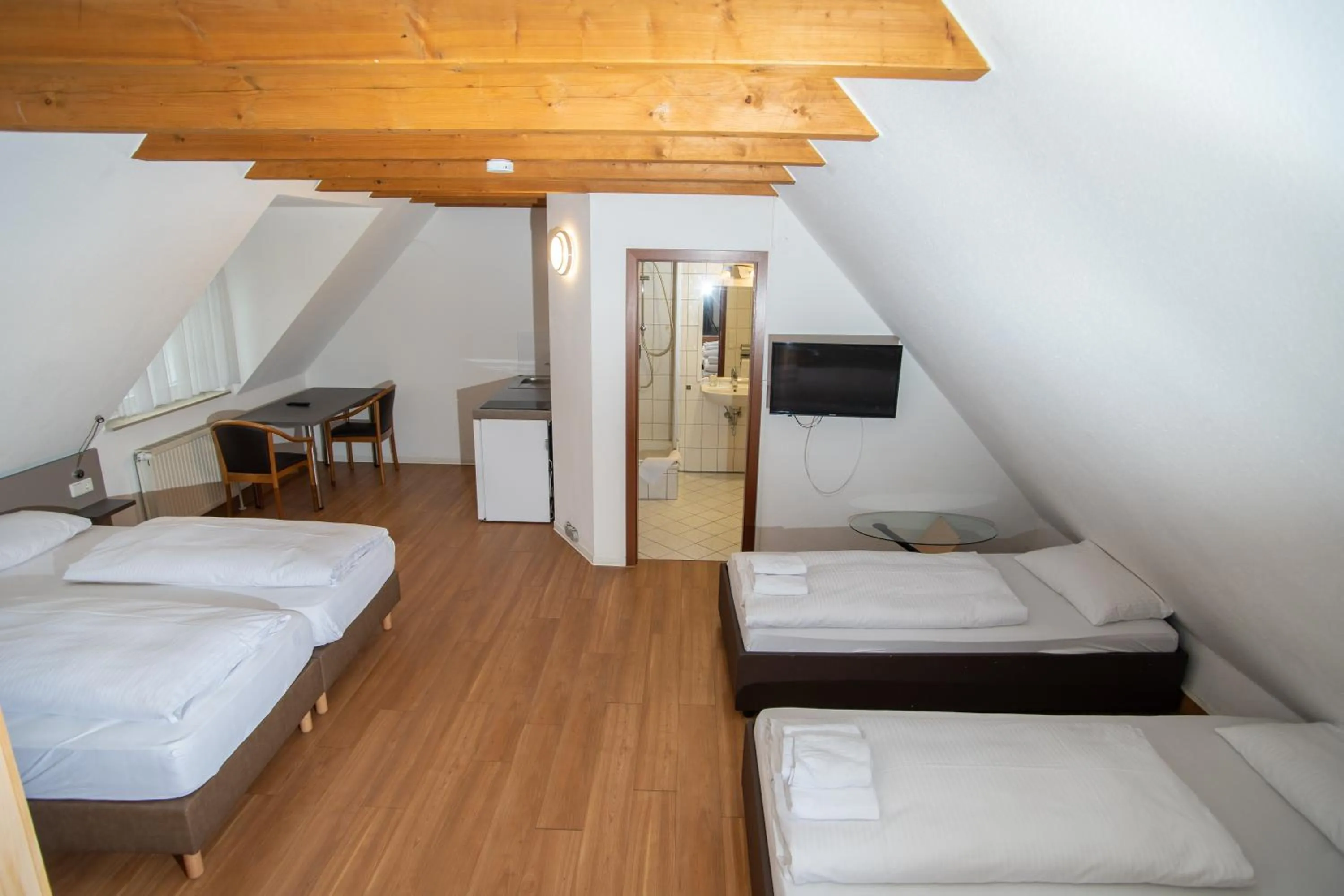 TV and multimedia, Bed in Hotel am Schillerplatz