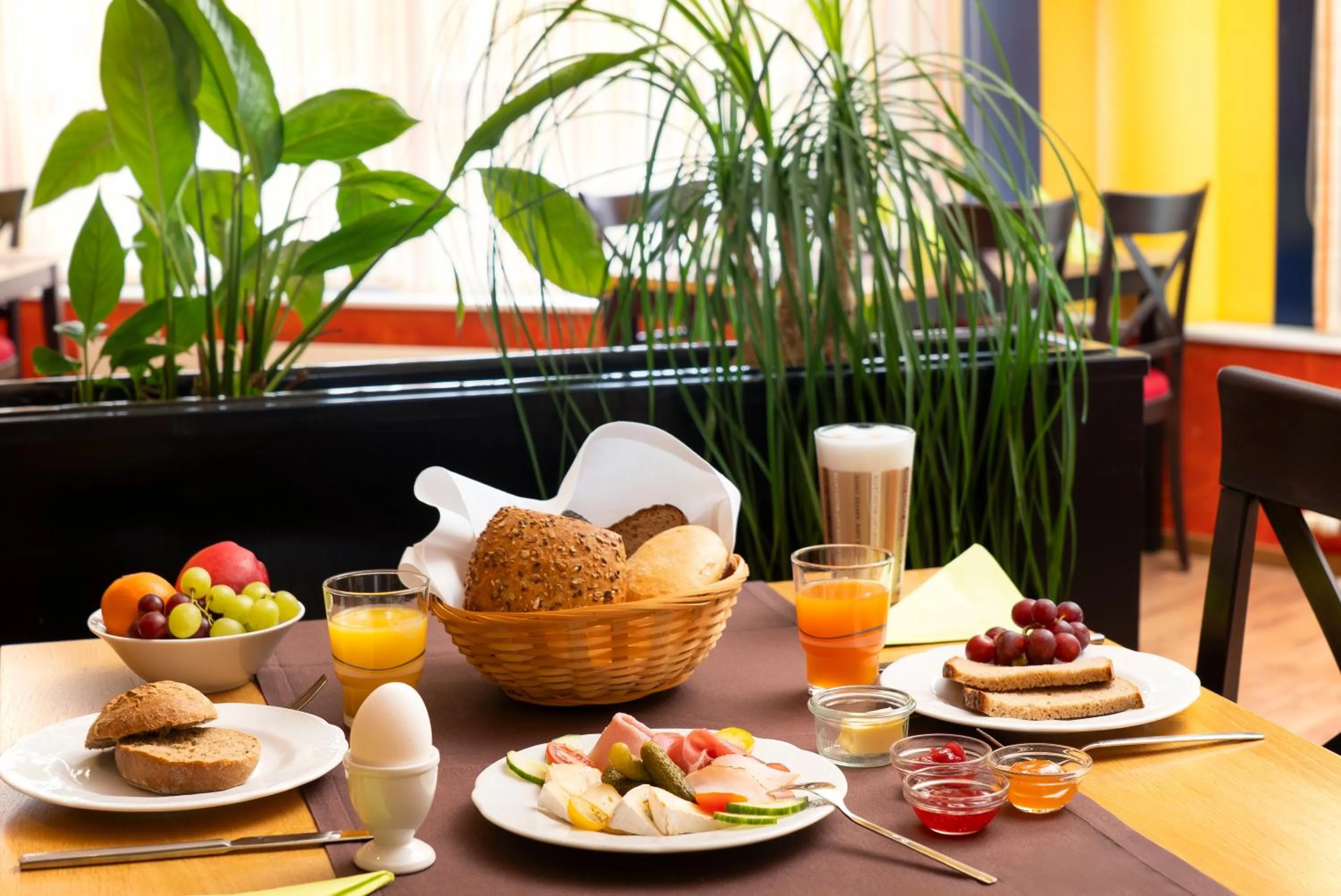 Breakfast in ates Hotel Lampertheim by AURUM