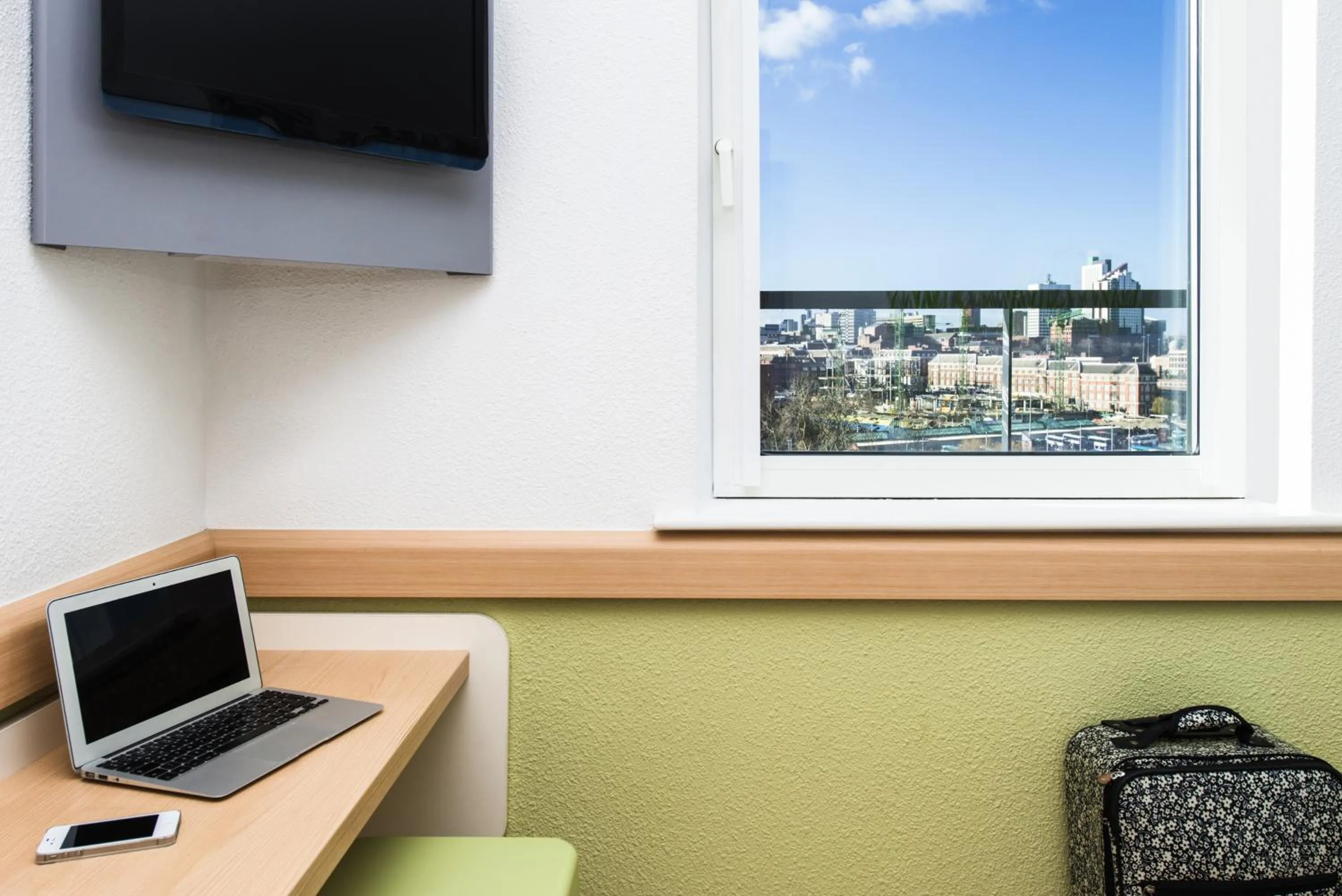 Bedroom in ibis budget Leeds Centre Crown Point Road