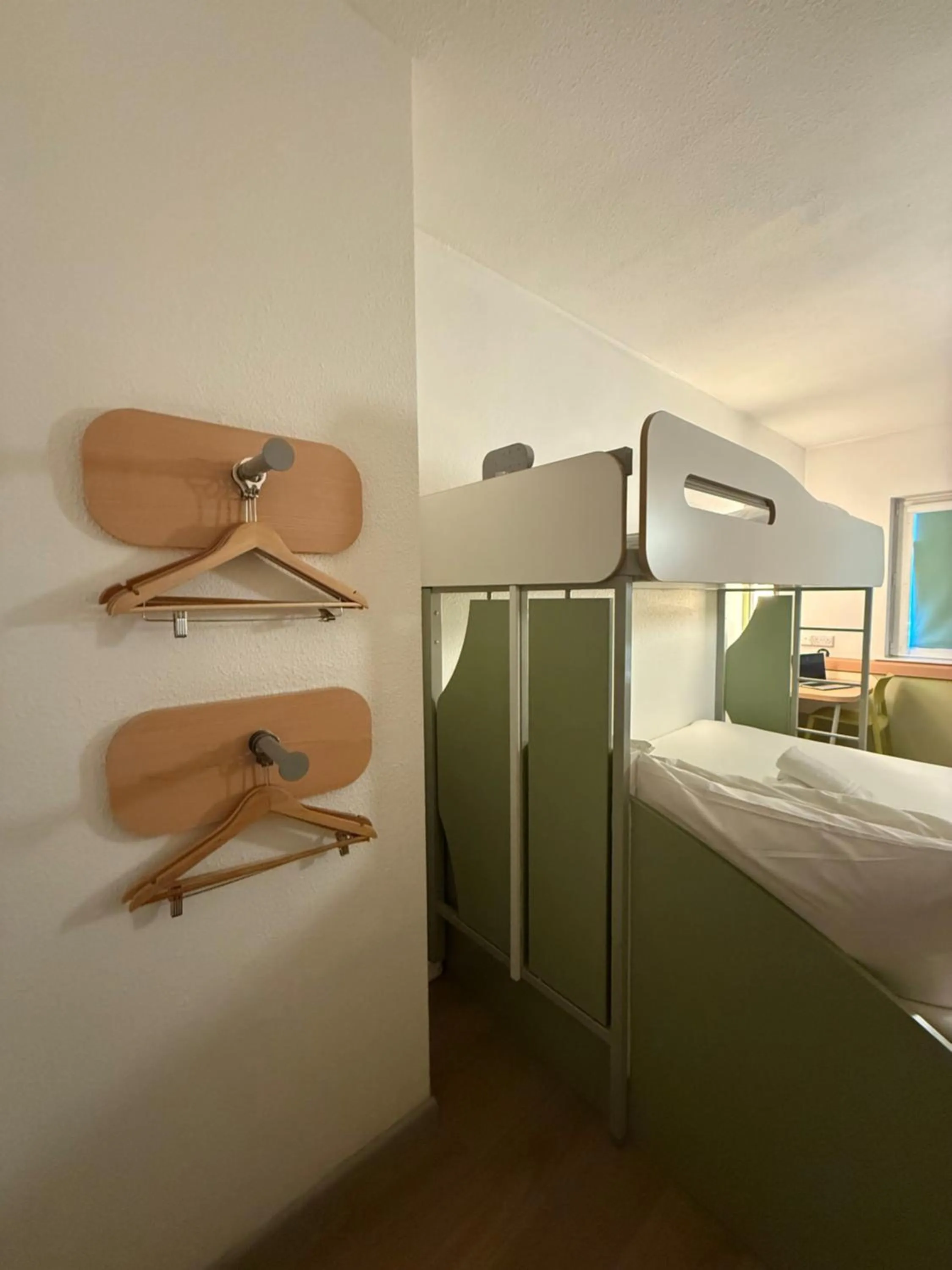 Property building in ibis budget Leeds Centre Crown Point Road