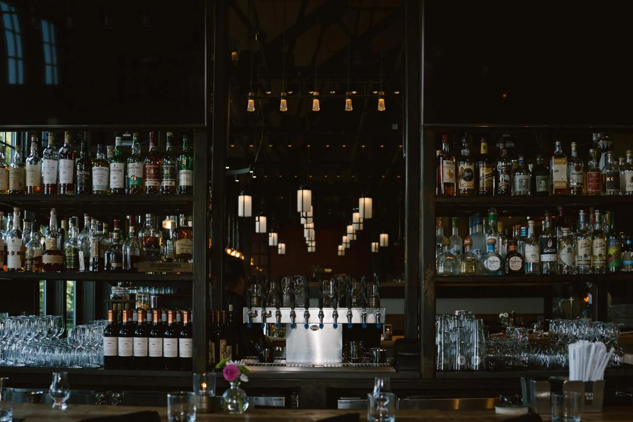 Lounge or bar in The Groton Inn