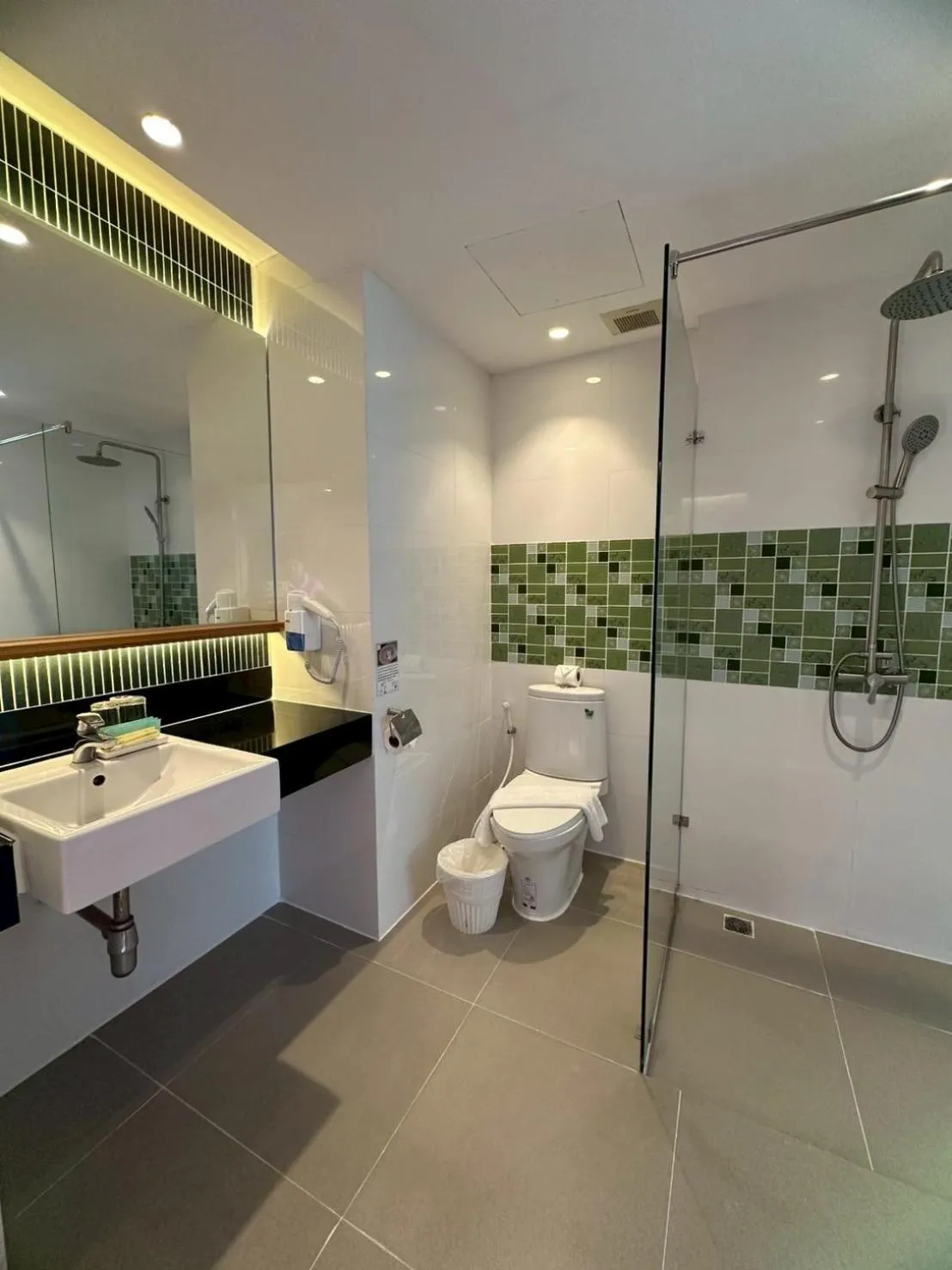 Bathroom in Baan Karon Resort