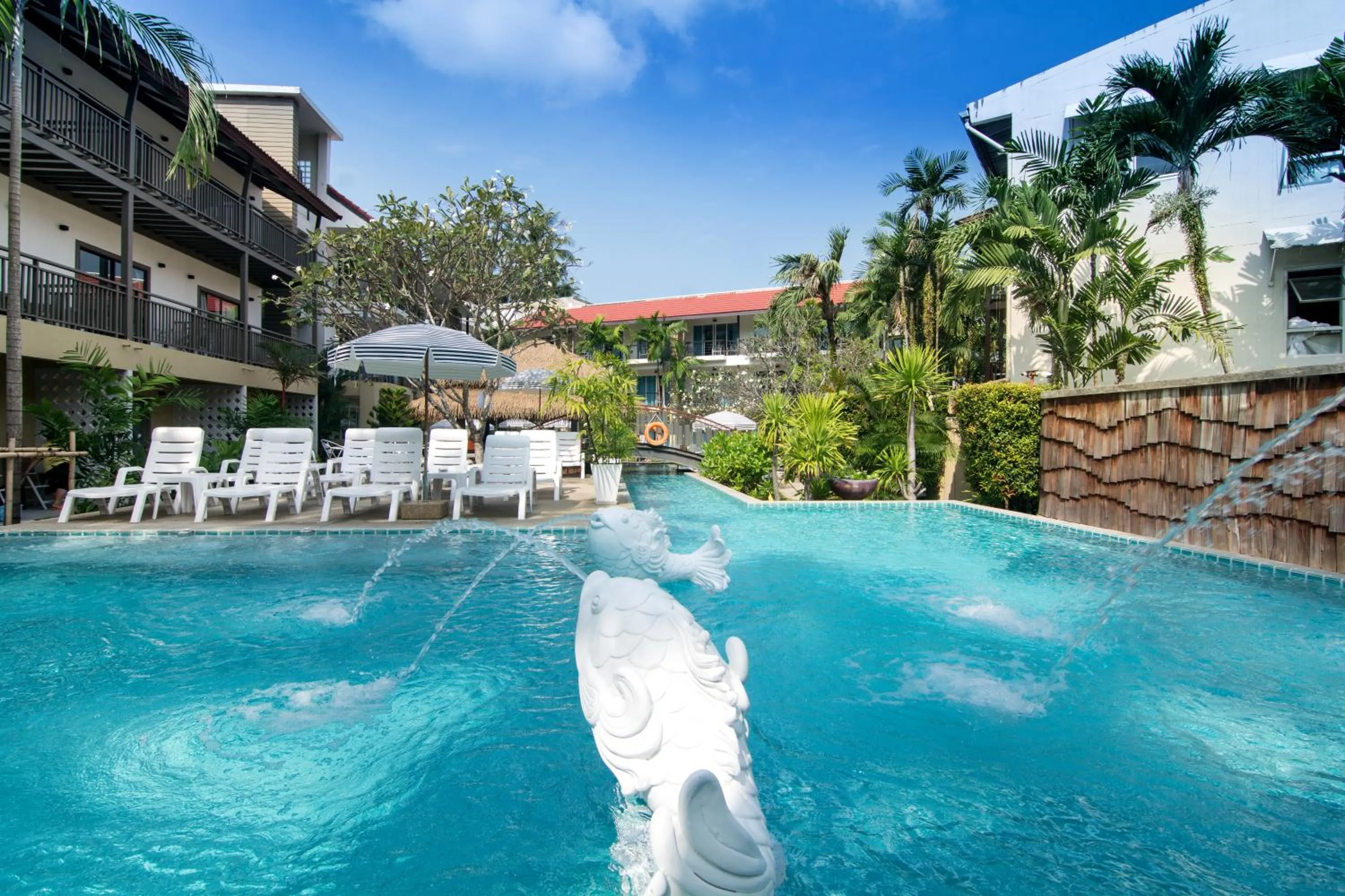 Swimming pool in Baan Karon Resort