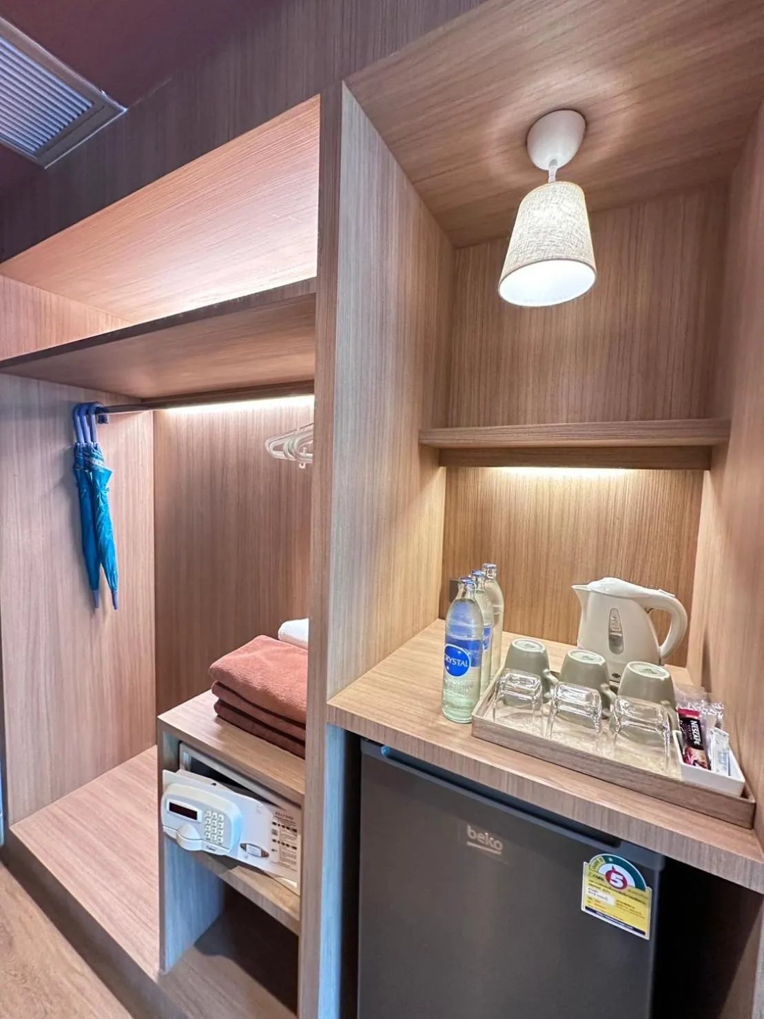 towels, Bed in Baan Karon Resort