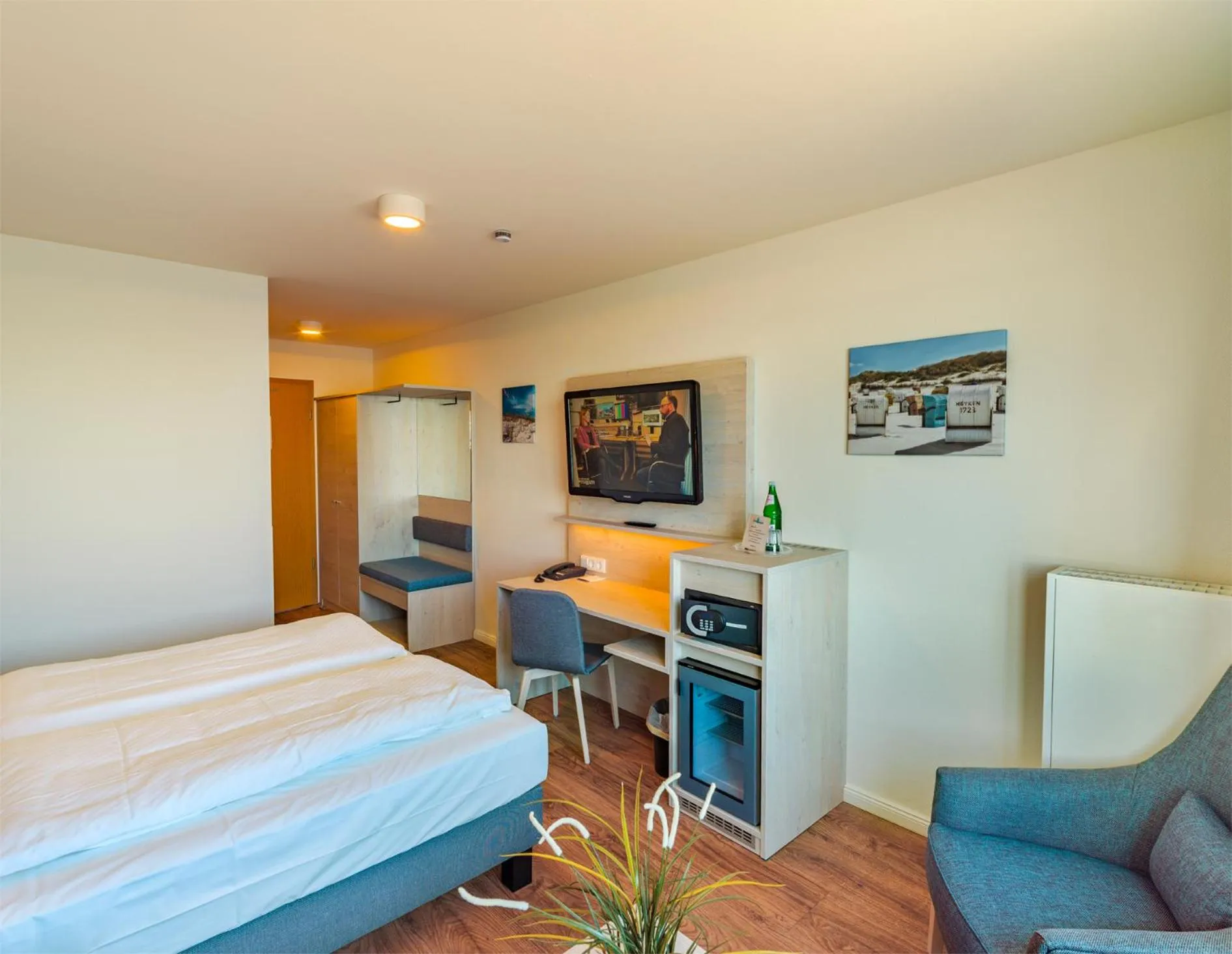 Photo of the whole room, Bed in Hotel Seelust