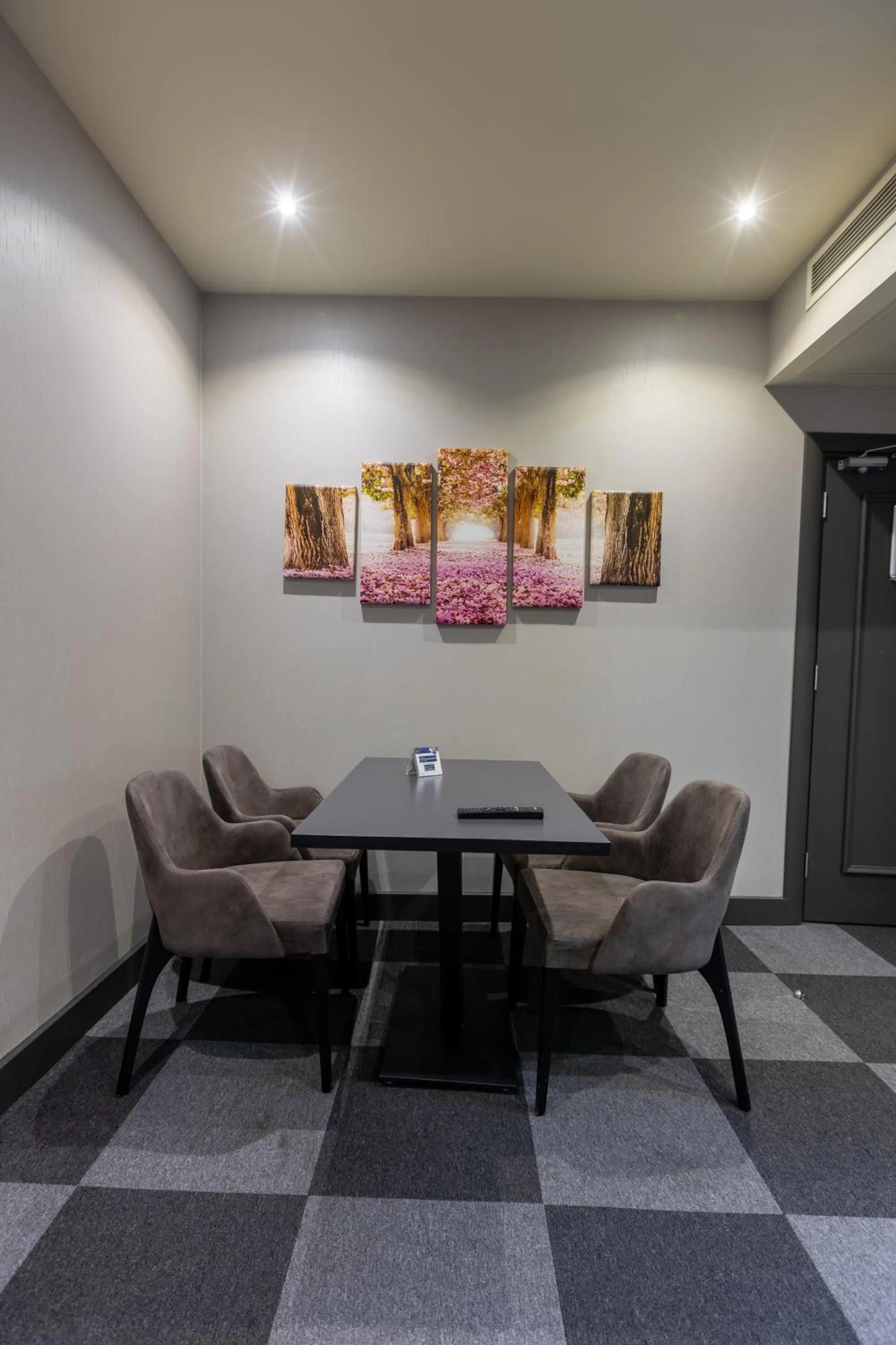 Dining area in Tryp By Wyndham Istanbul Sancaktepe