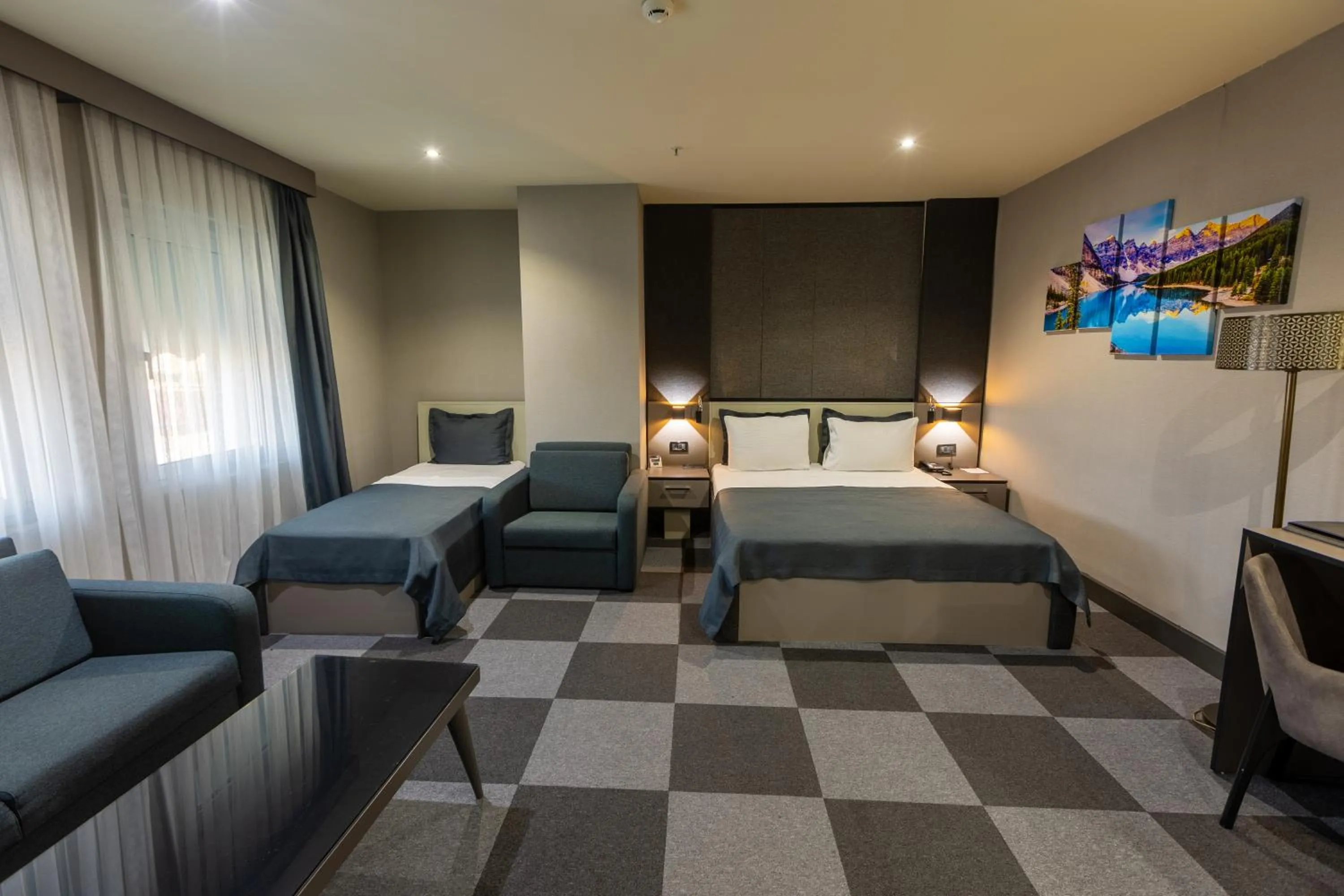 Photo of the whole room in Tryp By Wyndham Istanbul Sancaktepe