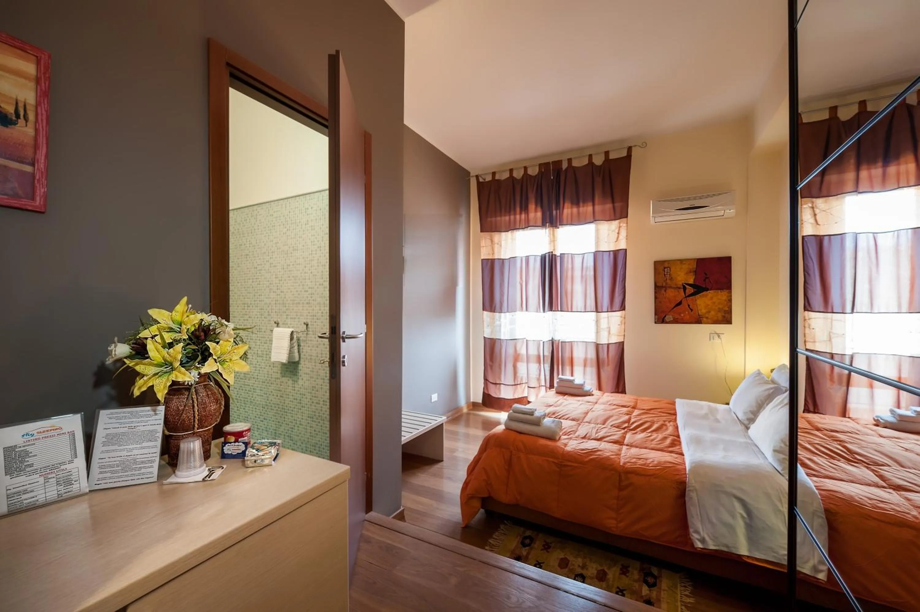 Shower, Bed in Sky Sleeping