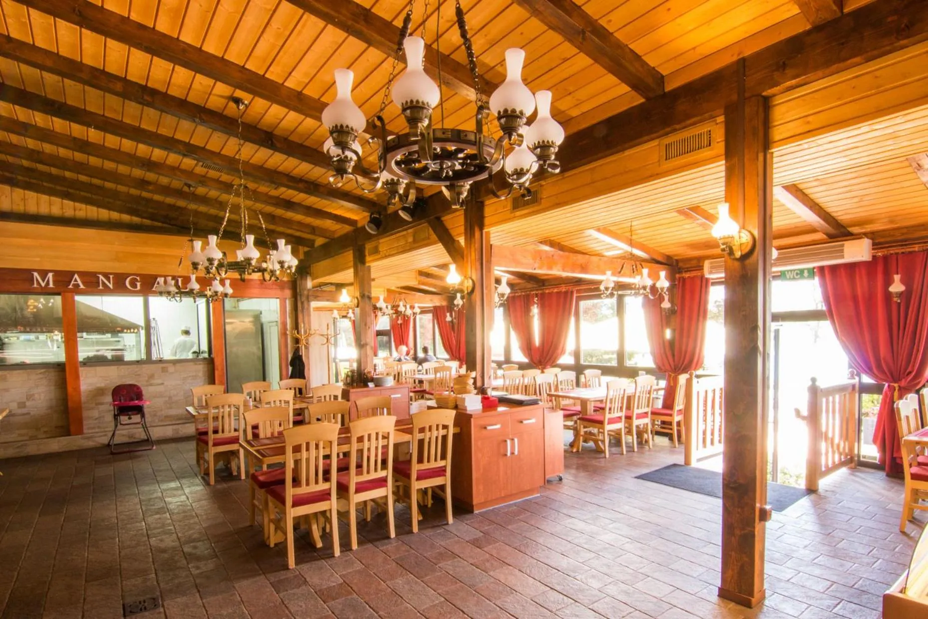 Restaurant/places to eat in Hotel Leyla