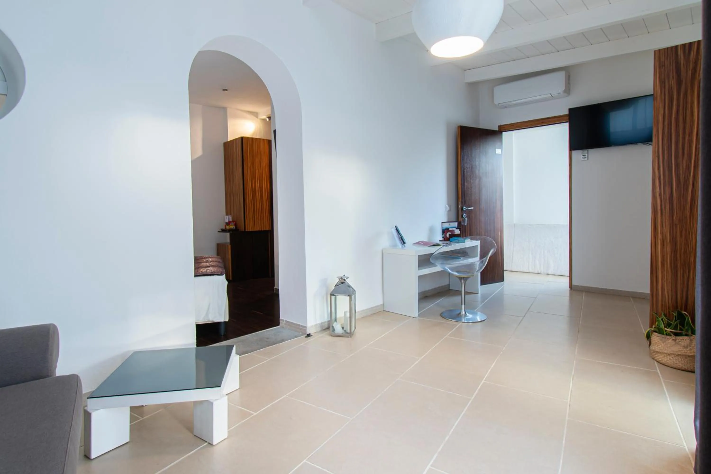 Communal lounge/ TV room in Marina 10 Design Hotel & SPA