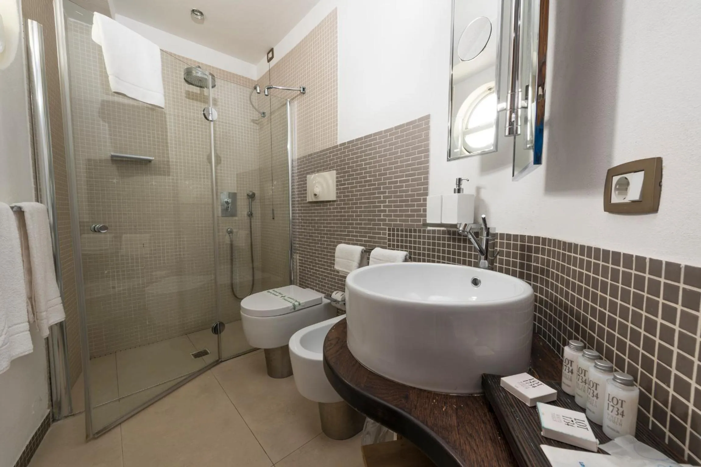 Shower in Marina 10 Design Hotel & SPA