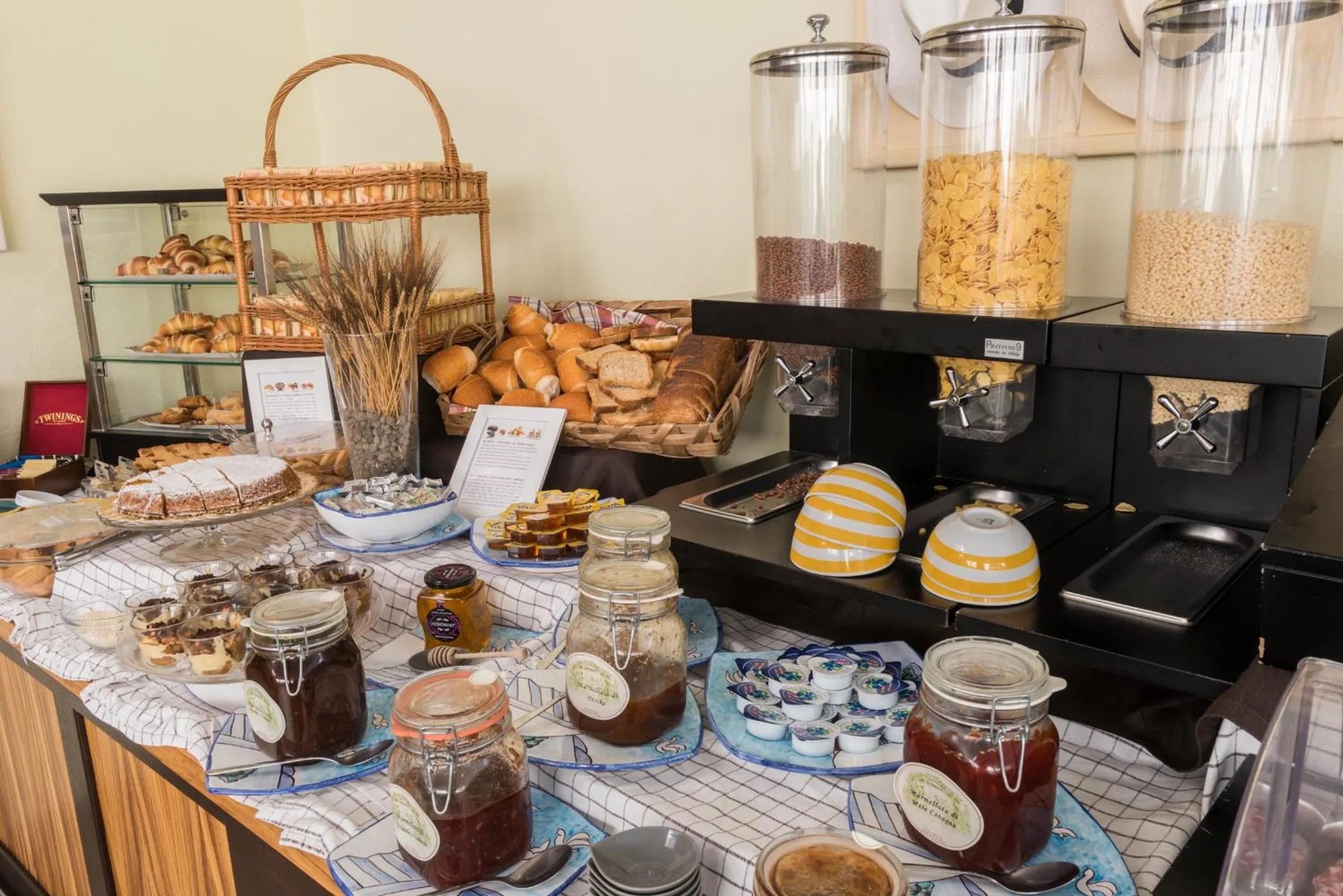 Breakfast in Marina 10 Design Hotel & SPA