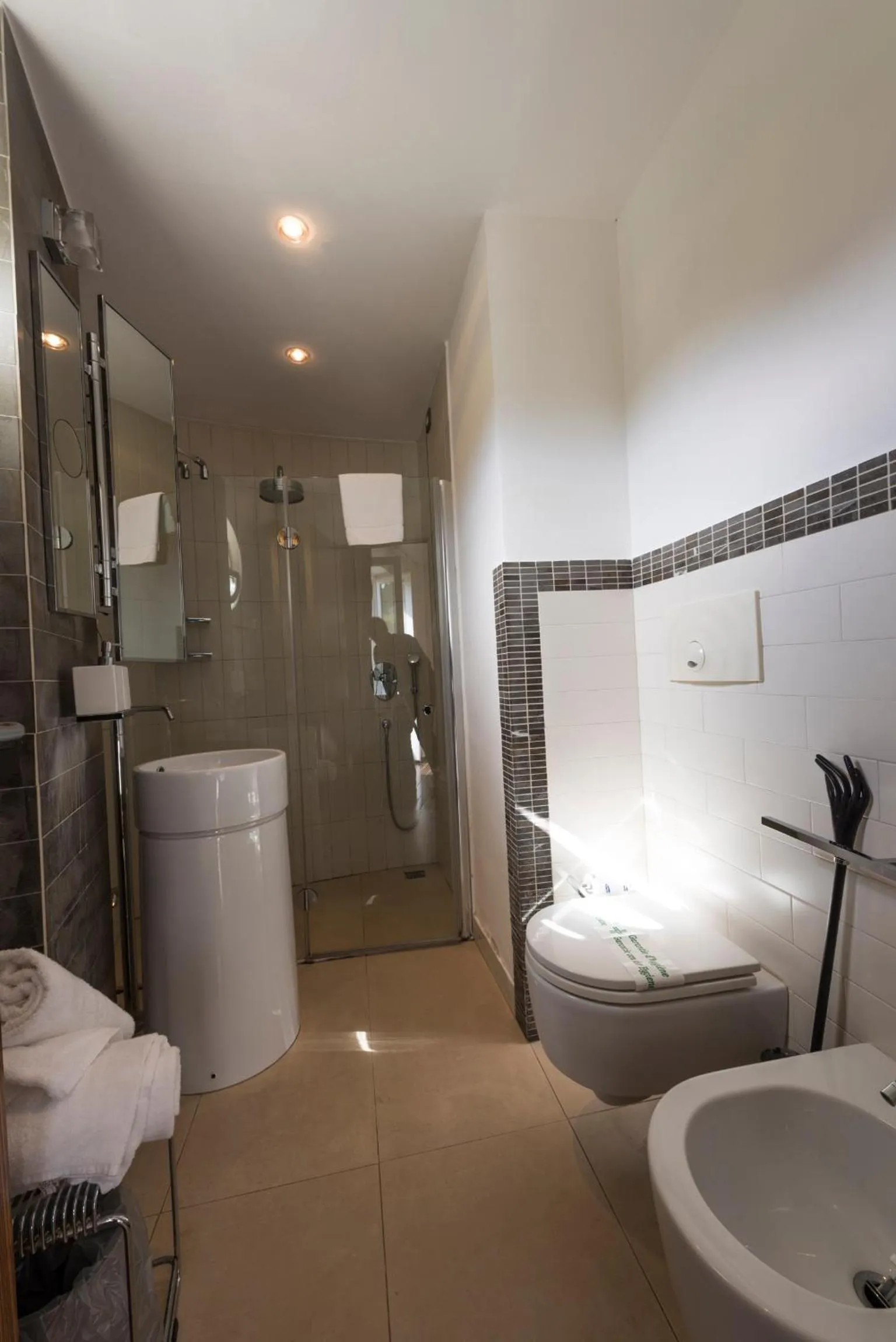 Shower in Marina 10 Design Hotel & SPA