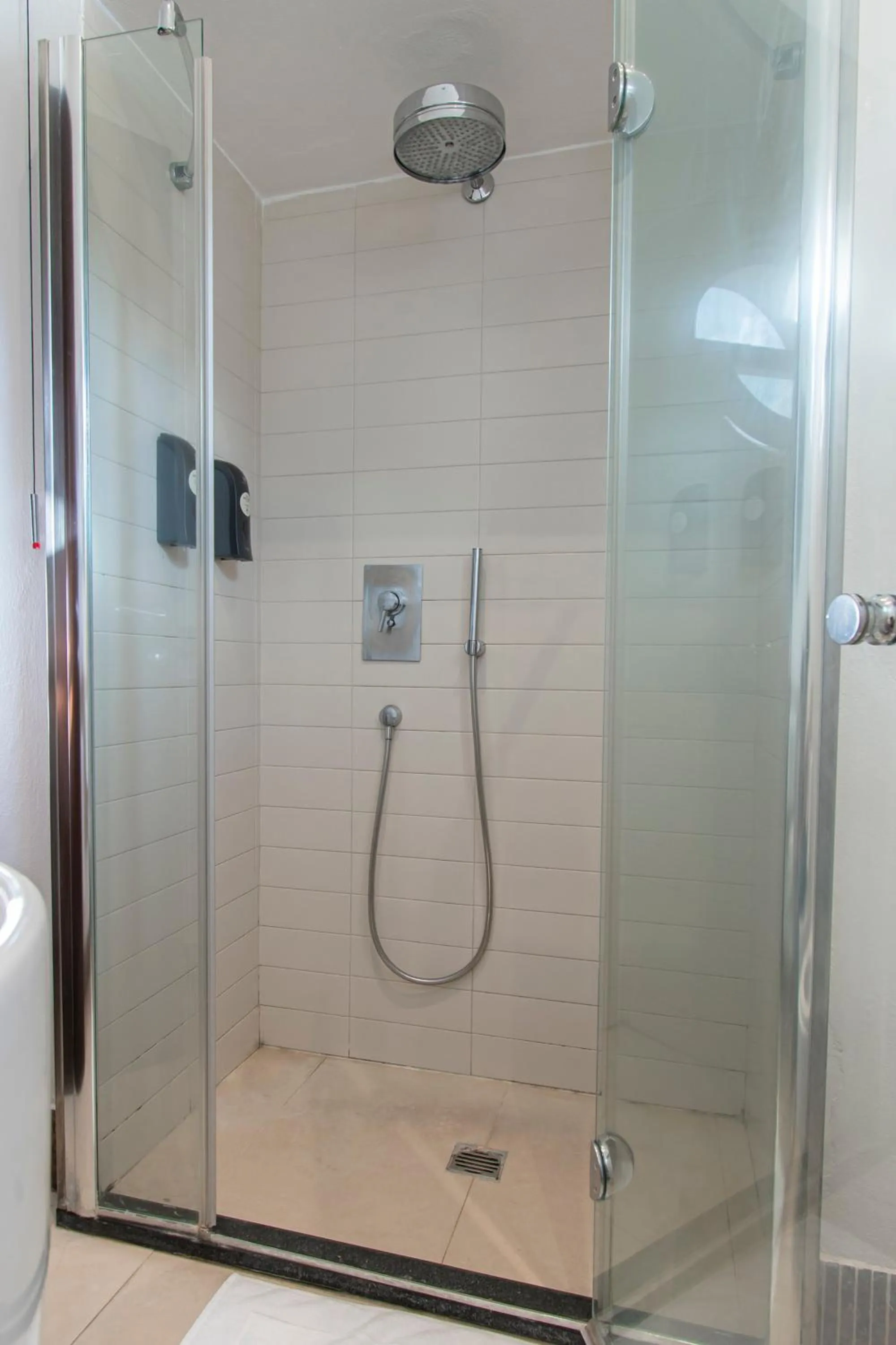Shower in Marina 10 Design Hotel & SPA