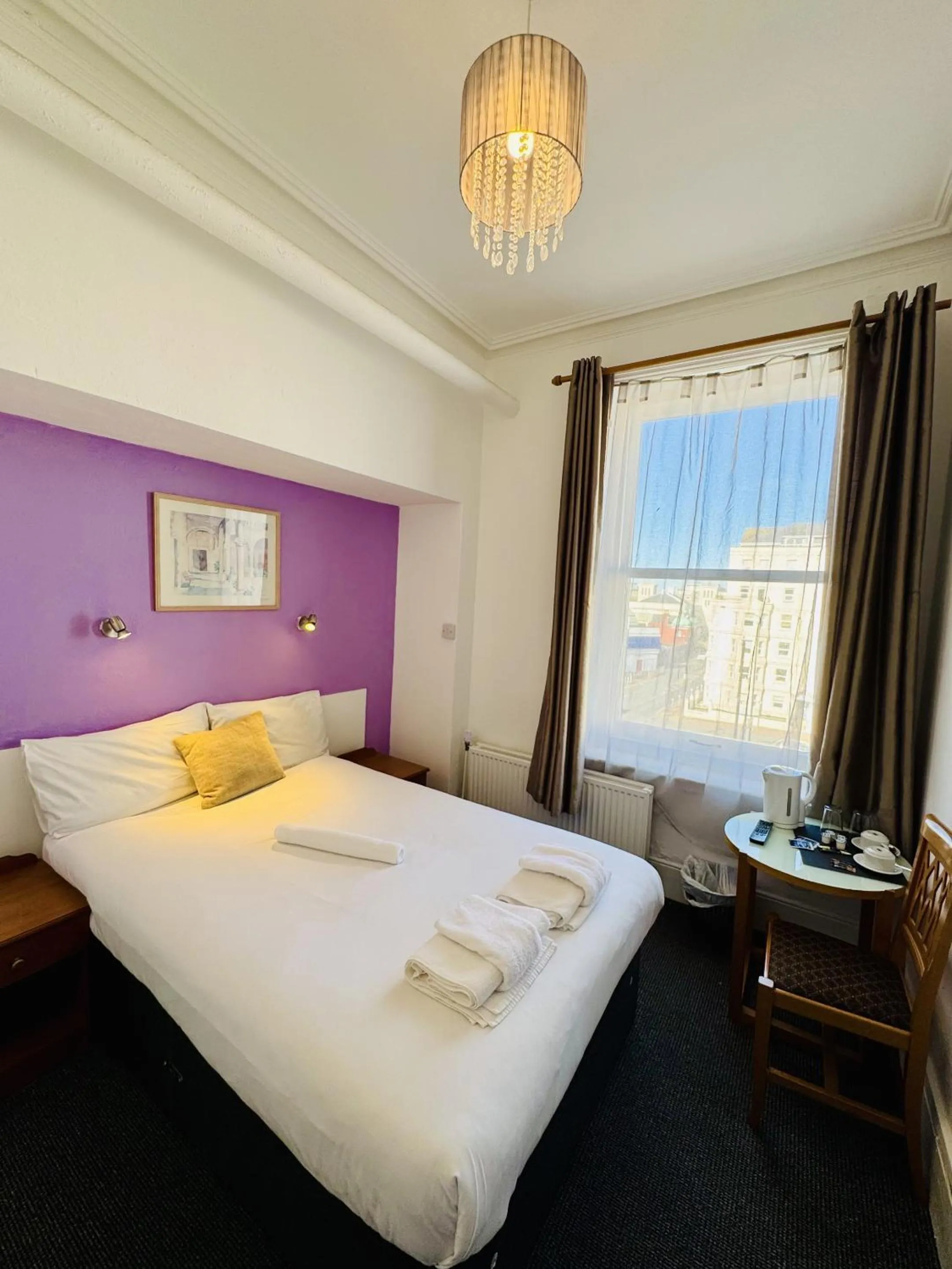 Bedroom, Bed in Carlton Court Hotel Eastbourne