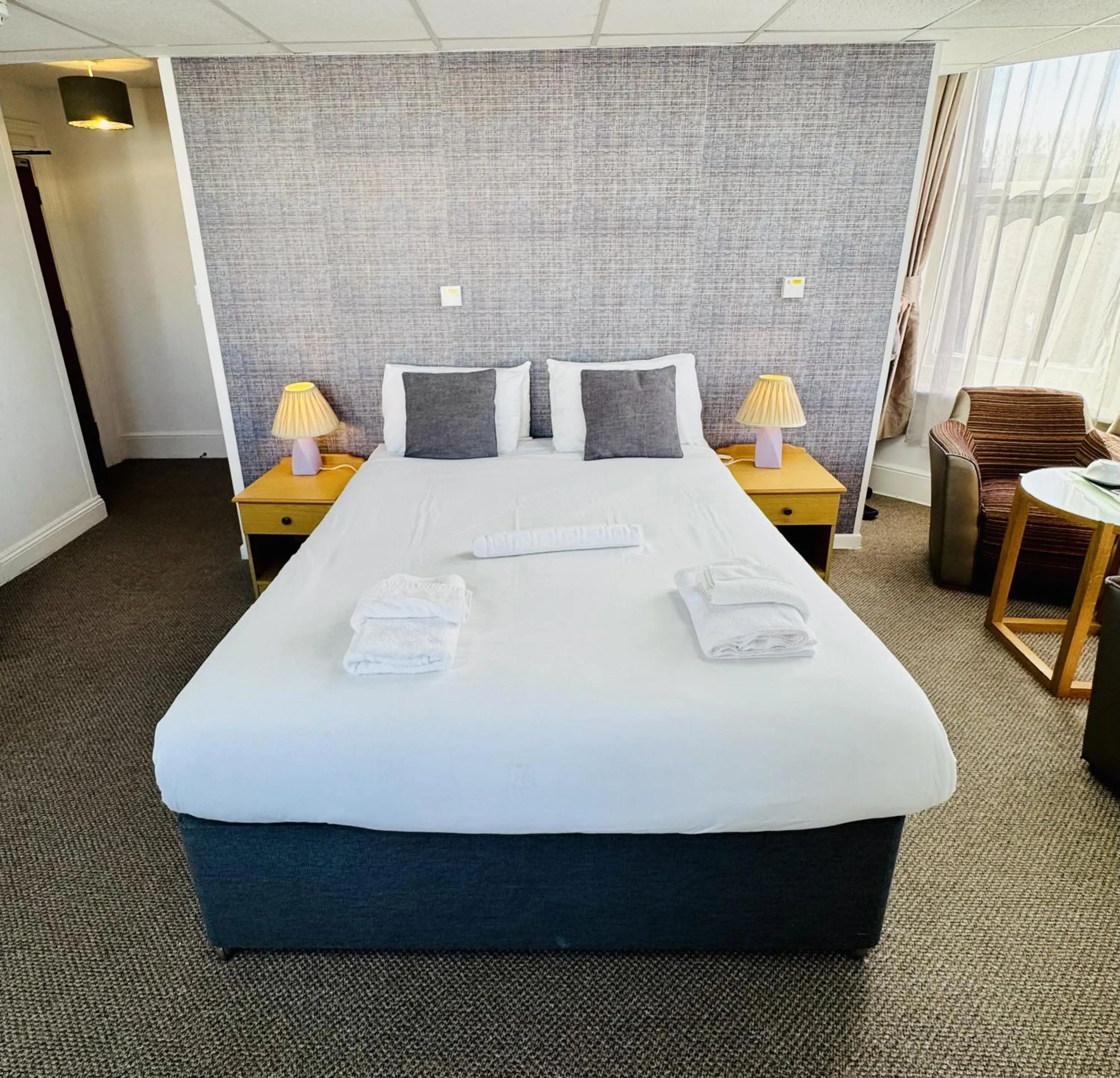 Bedroom, Bed in Carlton Court Hotel Eastbourne