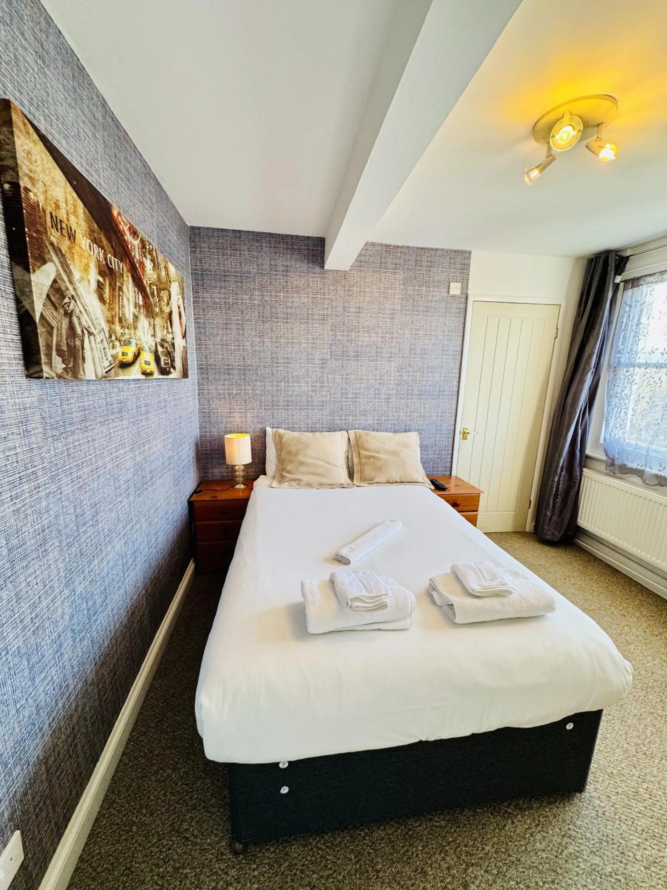 Bedroom, Bed in Carlton Court Hotel Eastbourne