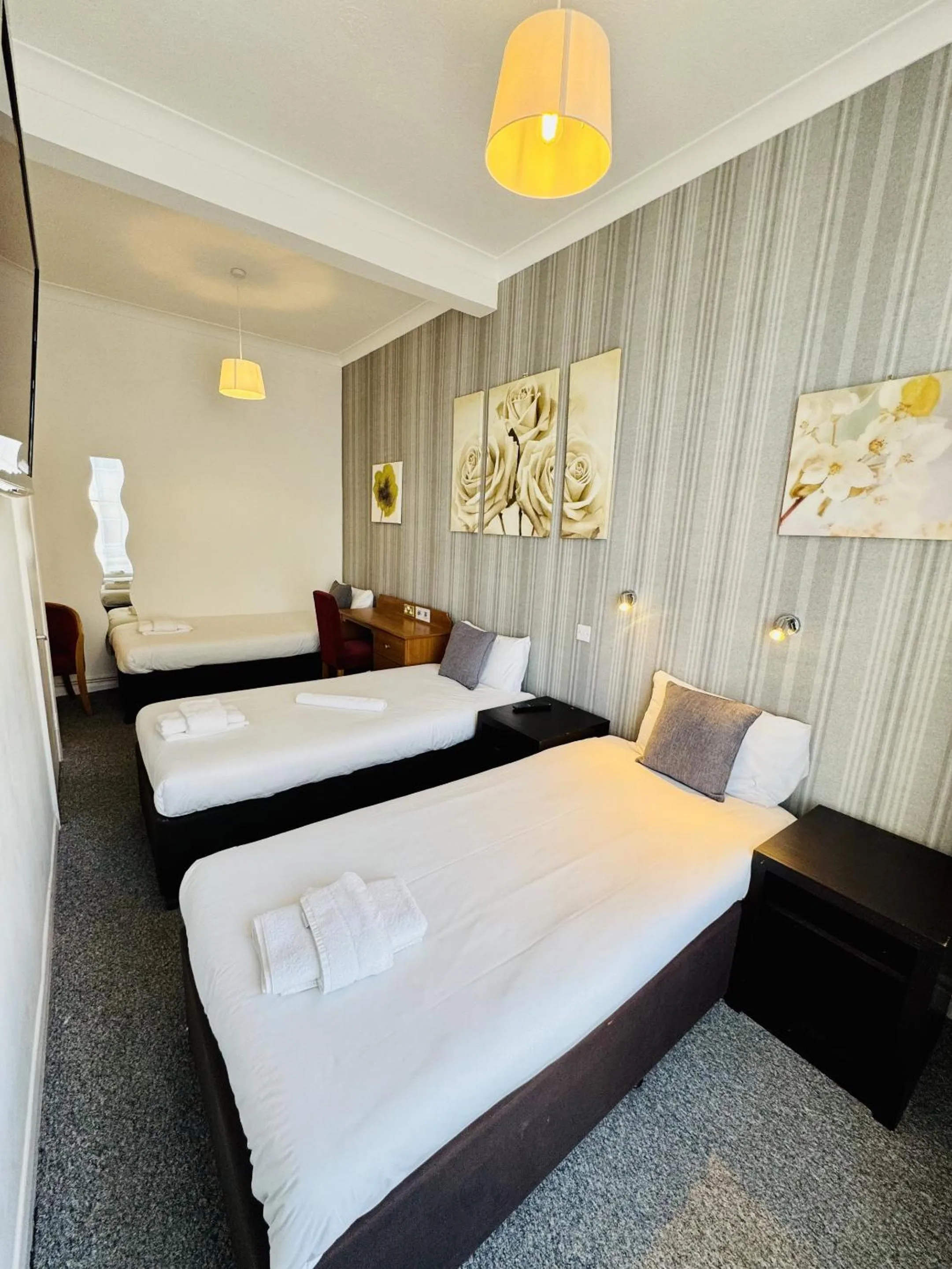 Bedroom, Bed in Carlton Court Hotel Eastbourne