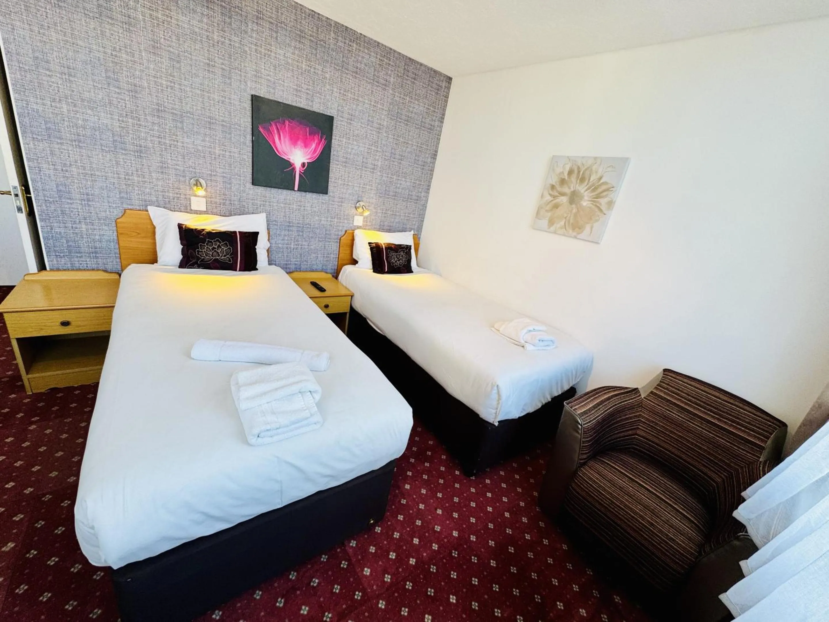 Bedroom, Bed in Carlton Court Hotel Eastbourne