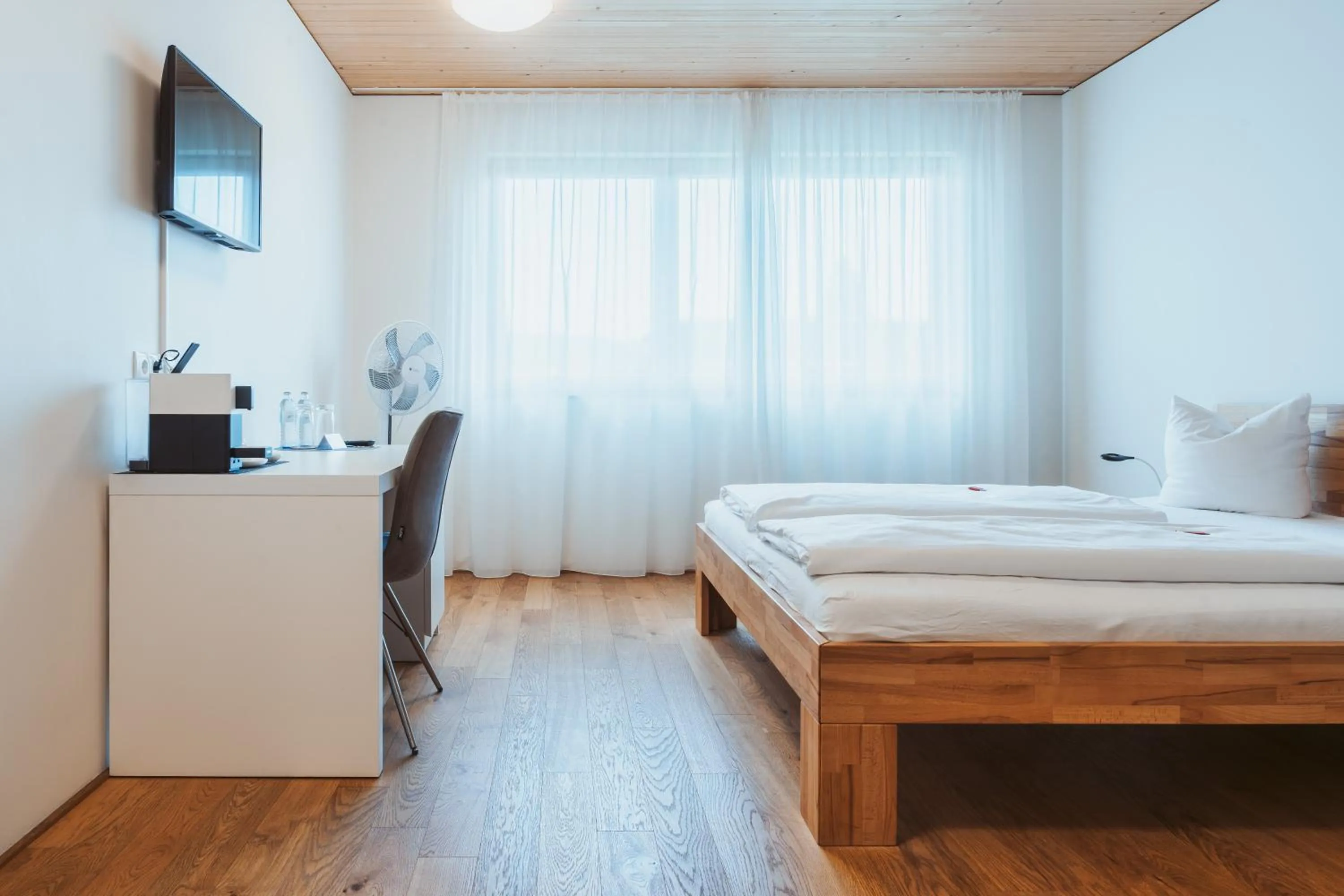 Photo of the whole room, Bed in Gästehaus Gritsch