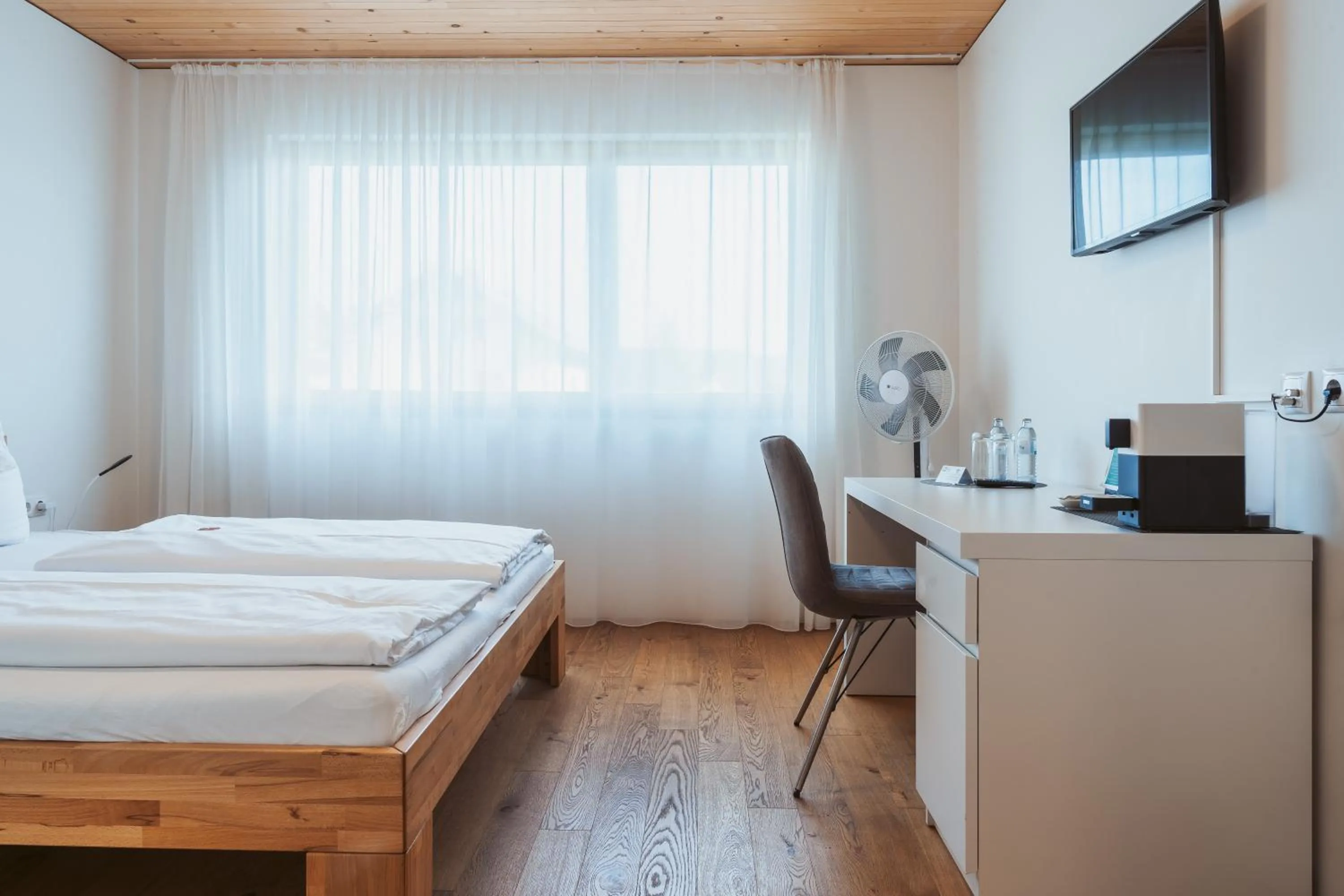 Photo of the whole room, Bed in Gästehaus Gritsch