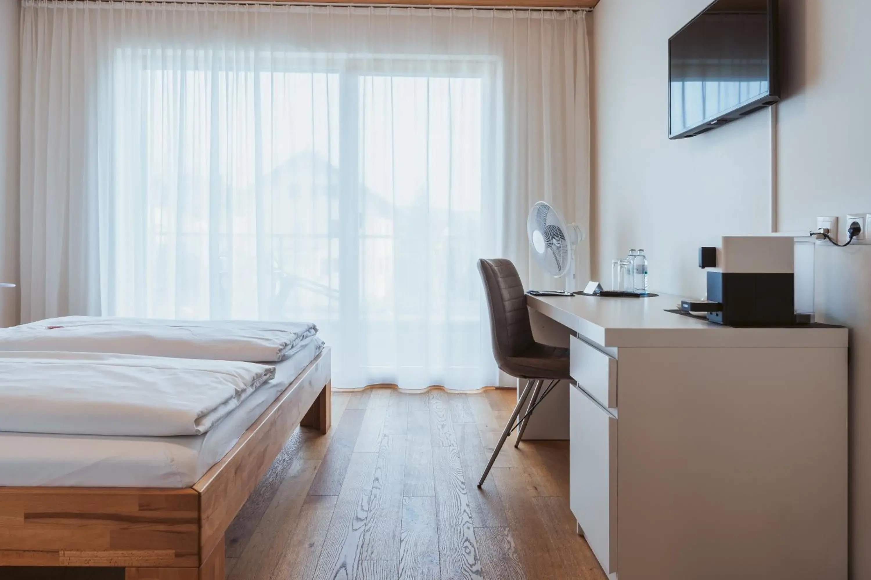 Double Room with Balcony - single occupancy in Gästehaus Gritsch Double Room with Balcony - single occupancy in Gästehaus Gritsch