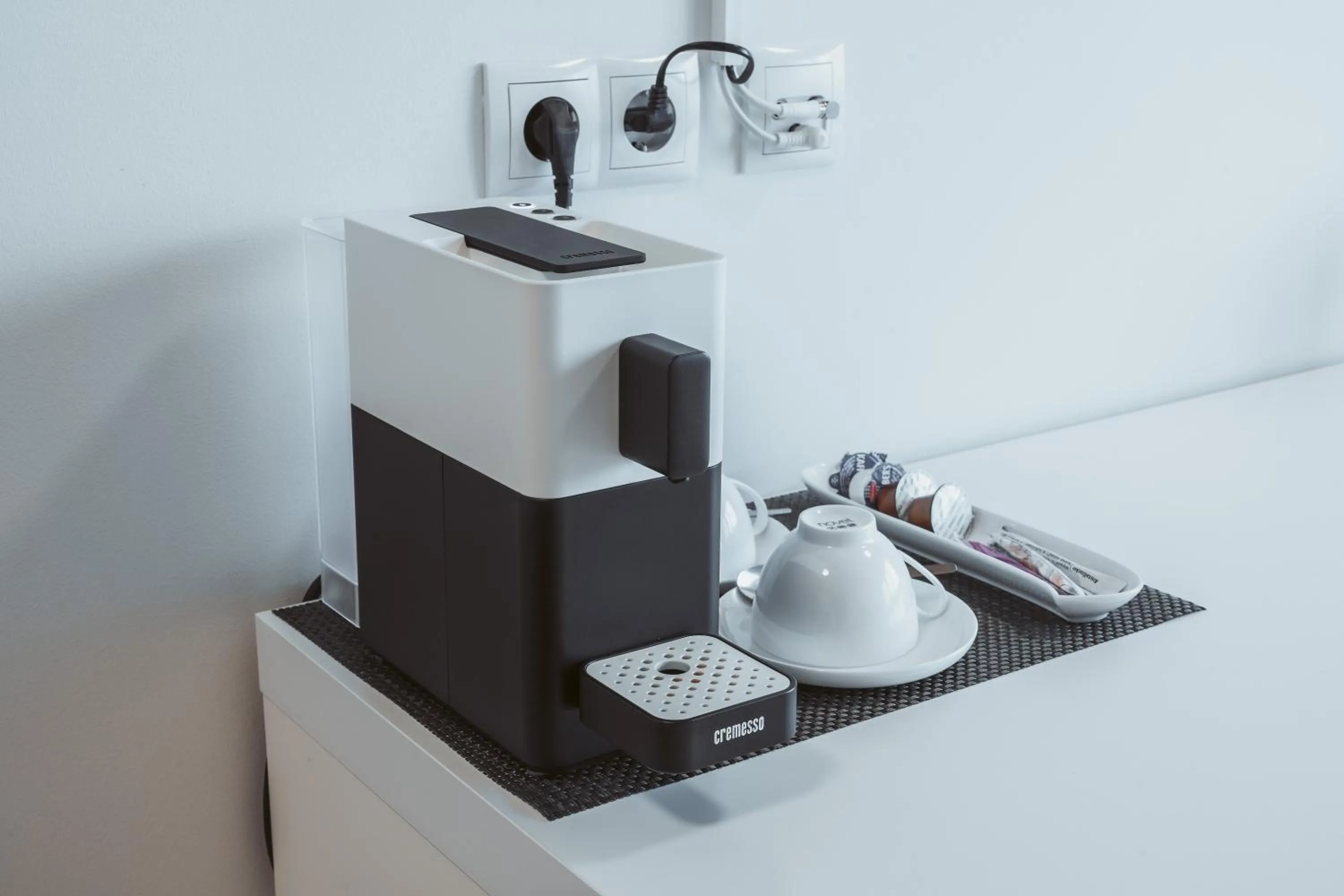 Coffee/tea facilities in Gästehaus Gritsch