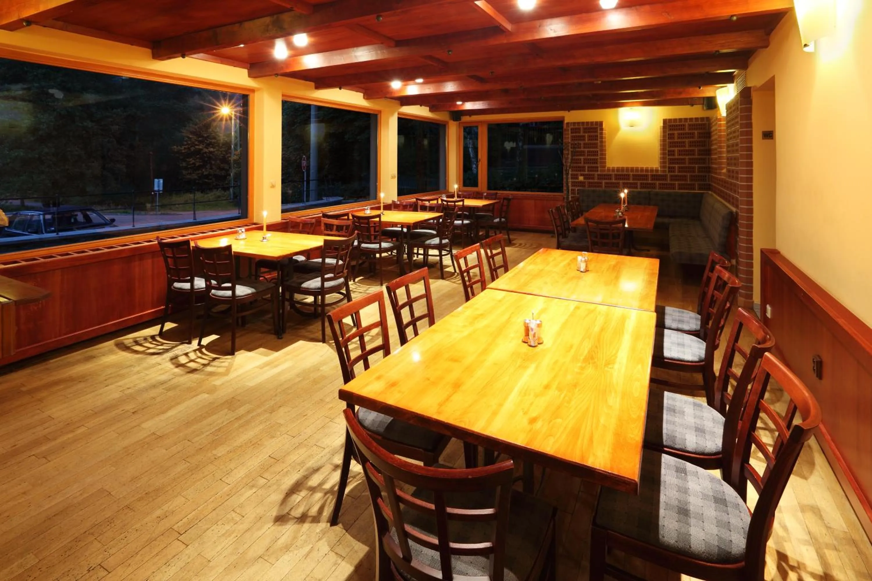 Restaurant/places to eat in Hotel Ostrov