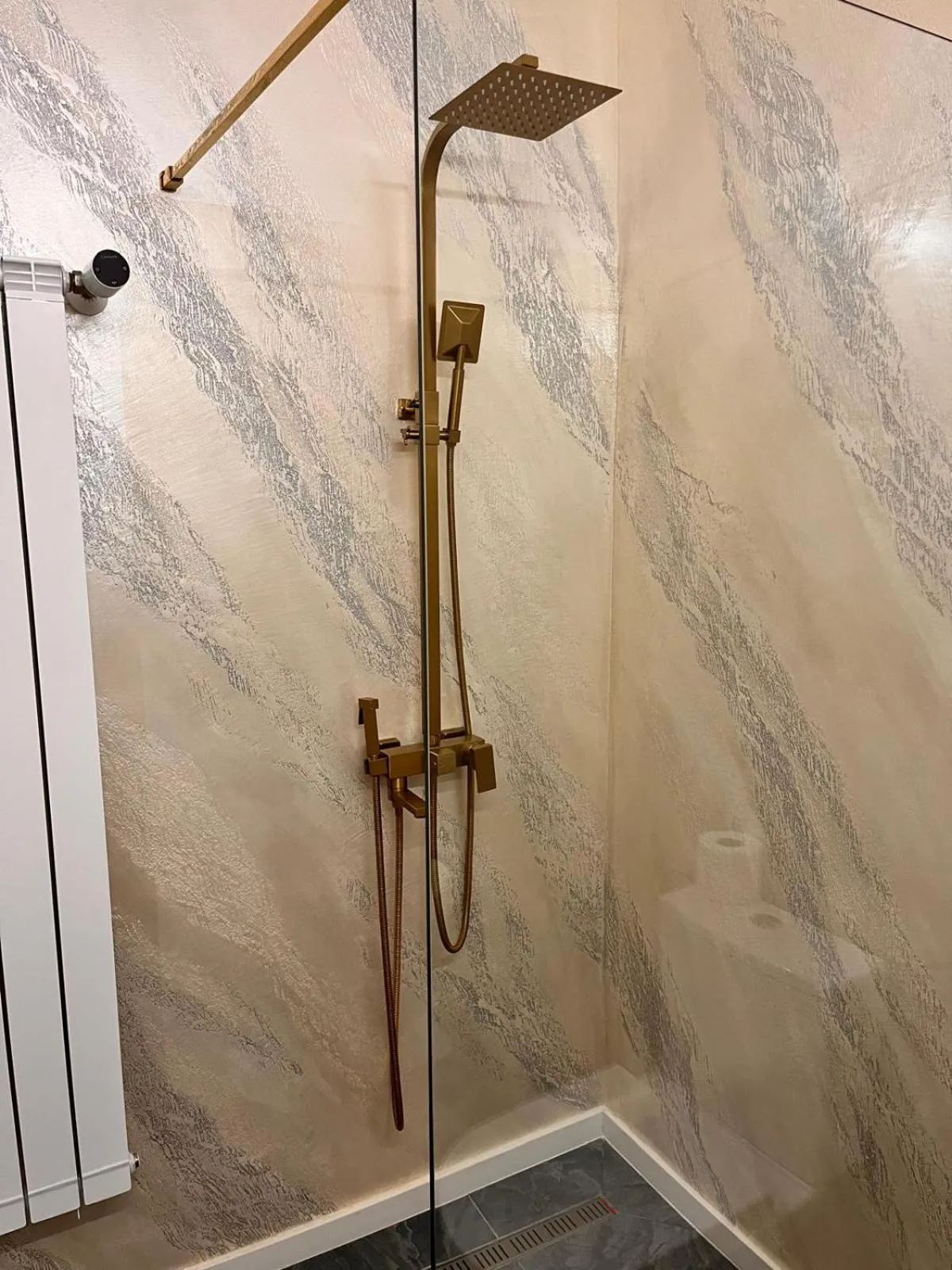 Shower in Perla Muresului