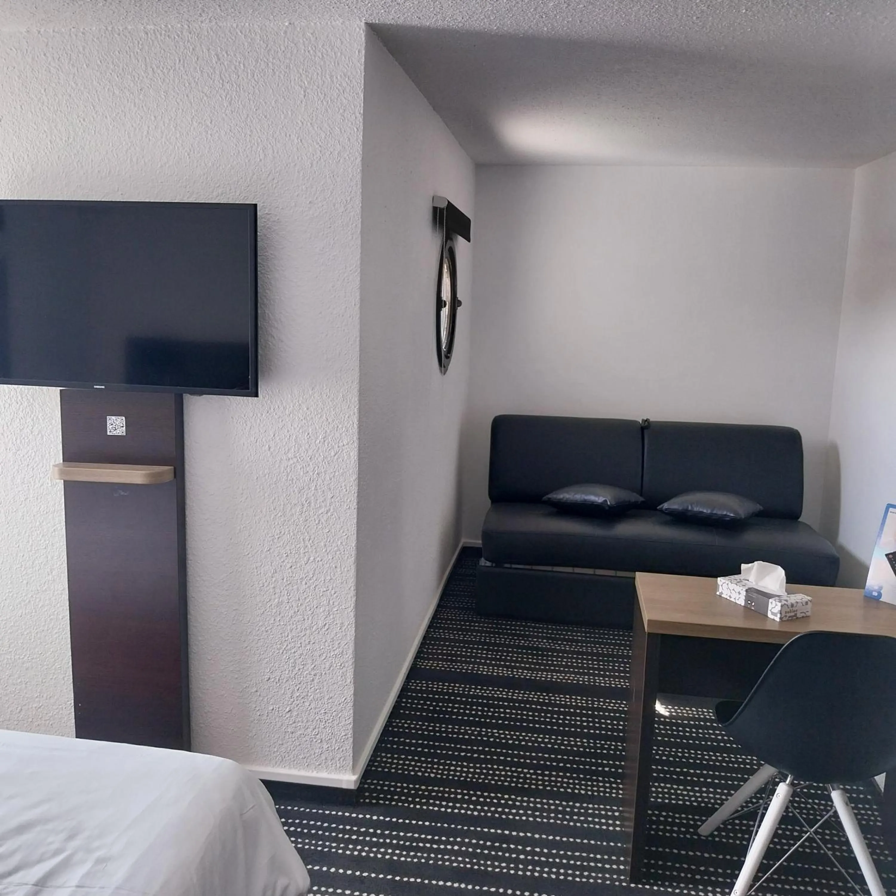 Bedroom, Bed in Brit Hotel Reims La Neuvillette