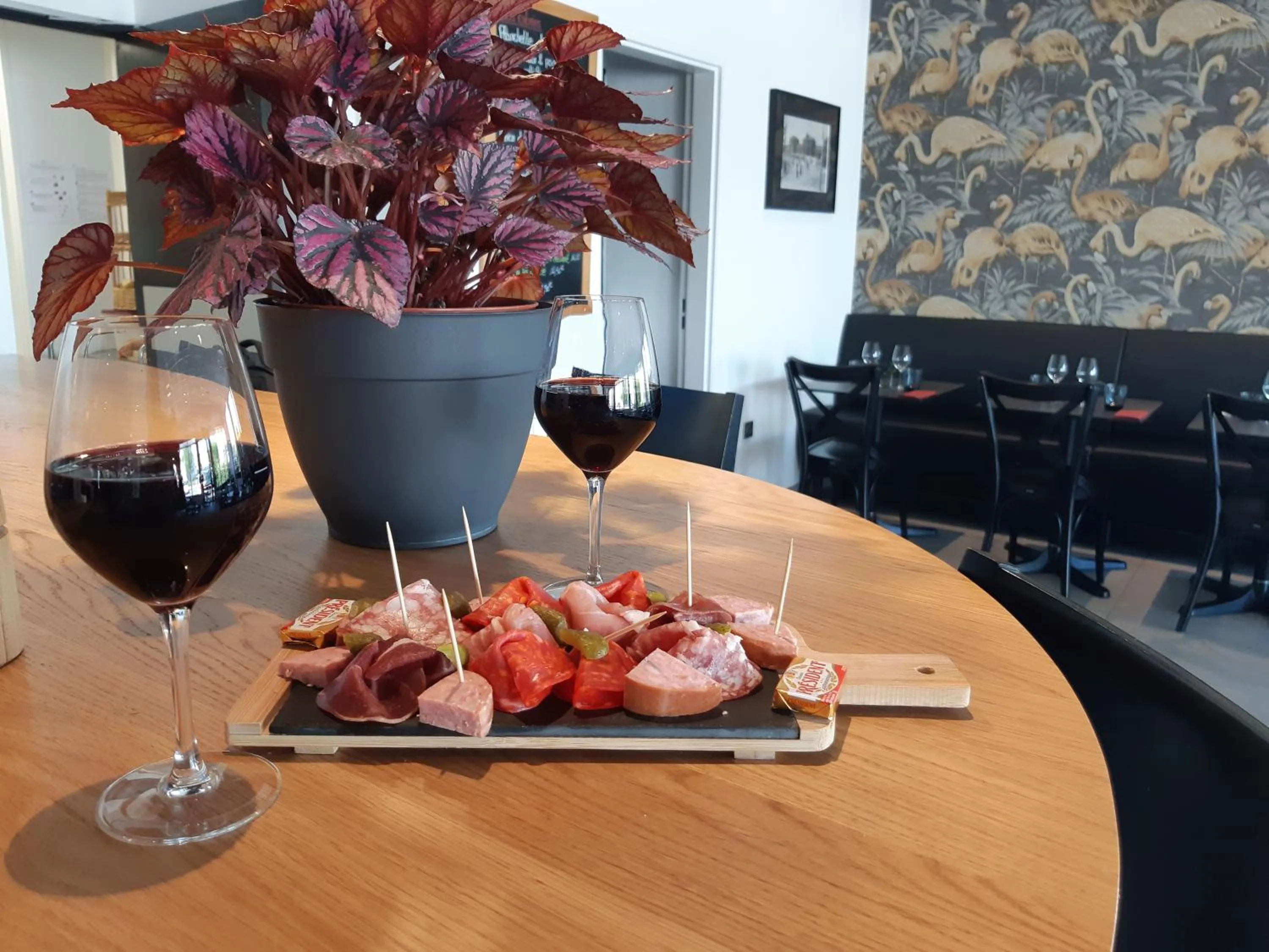 Restaurant/places to eat in Brit Hotel Reims La Neuvillette