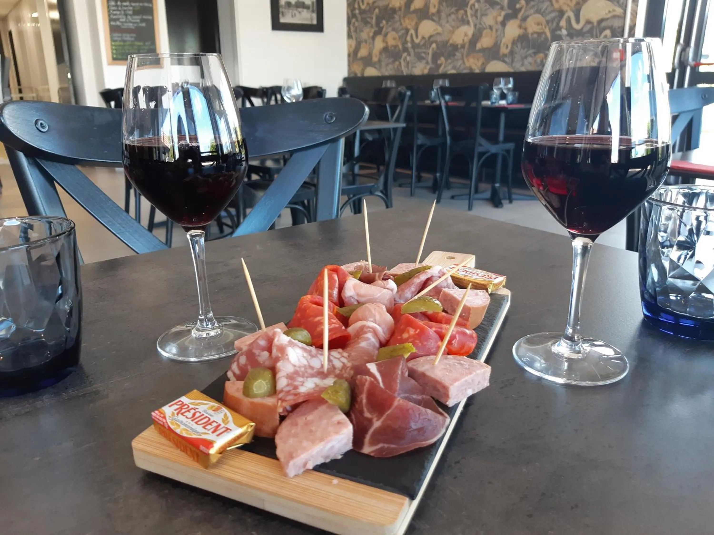 Restaurant/places to eat in Brit Hotel Reims La Neuvillette