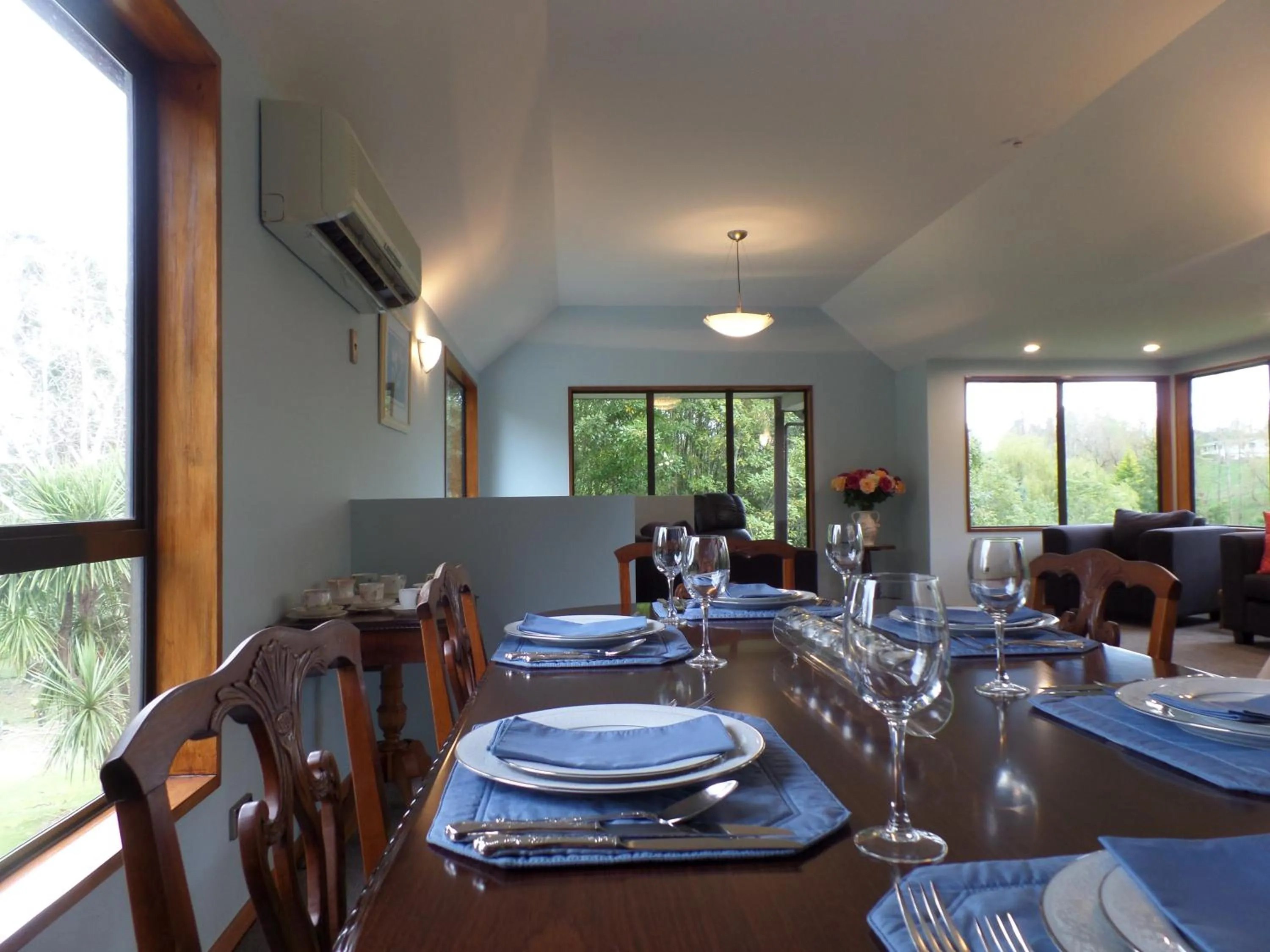 Food and drinks in Riverstone House