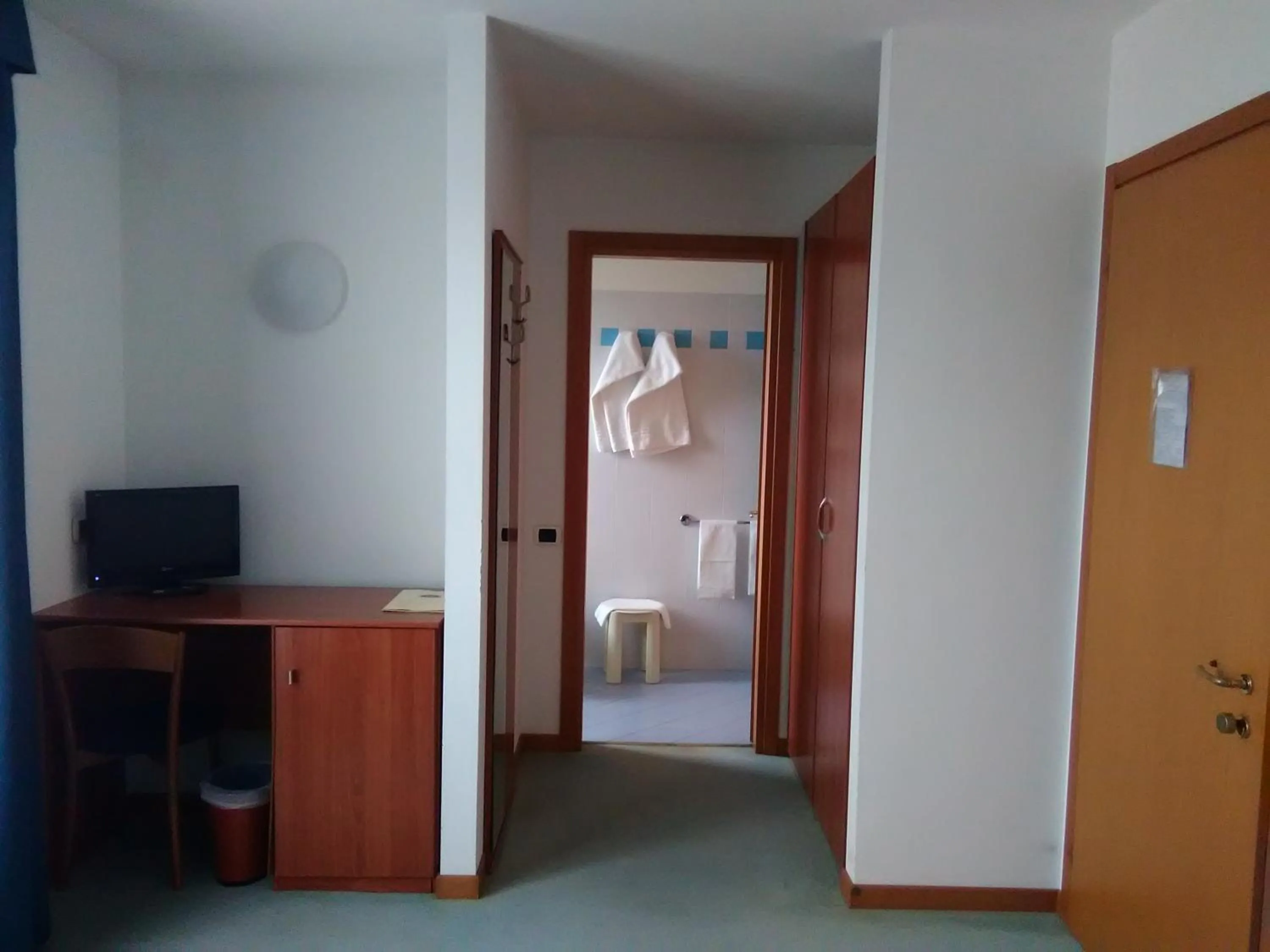 Photo of the whole room in Hotel Naonis